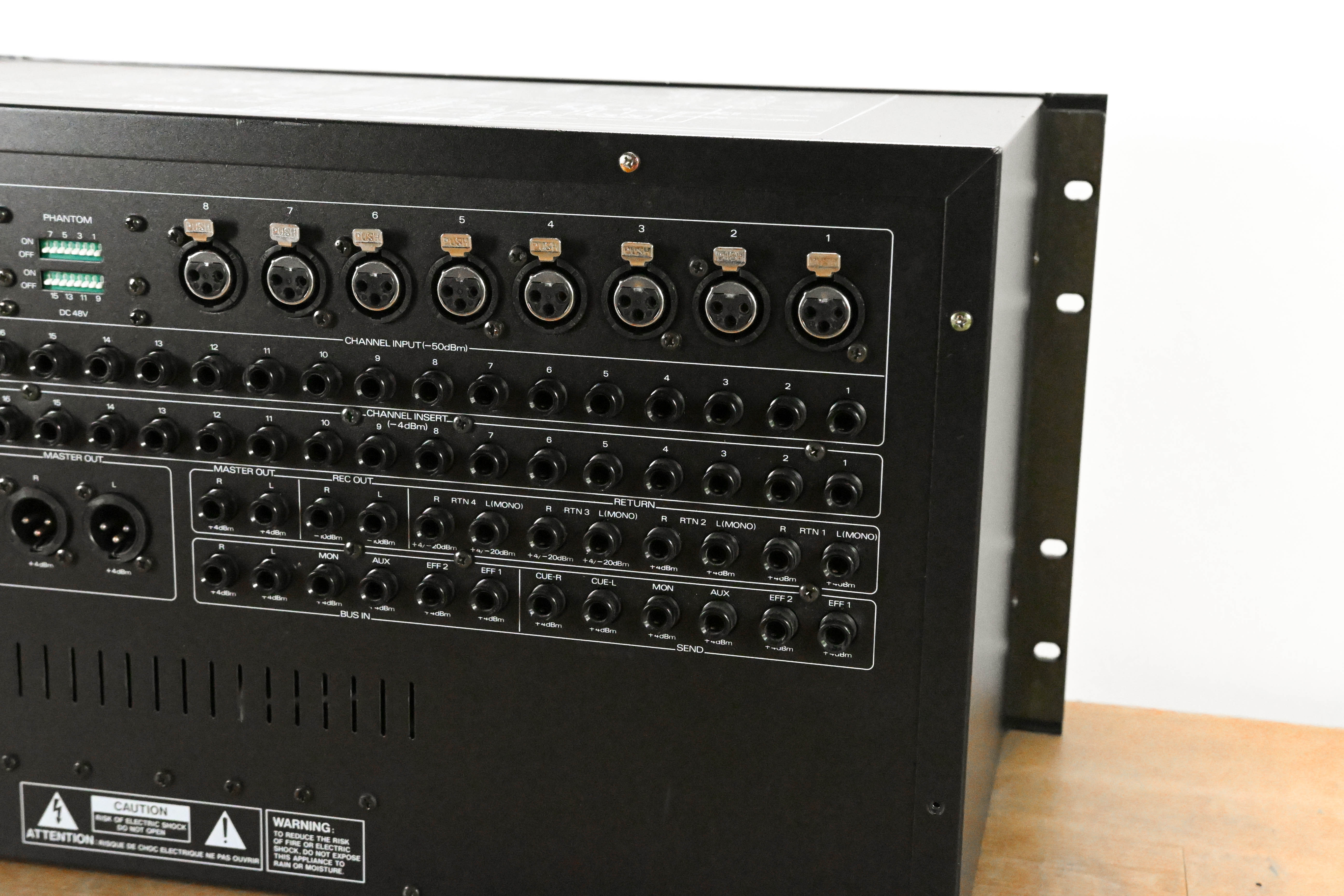 Roland M-16E 16-Channel Line Mixer