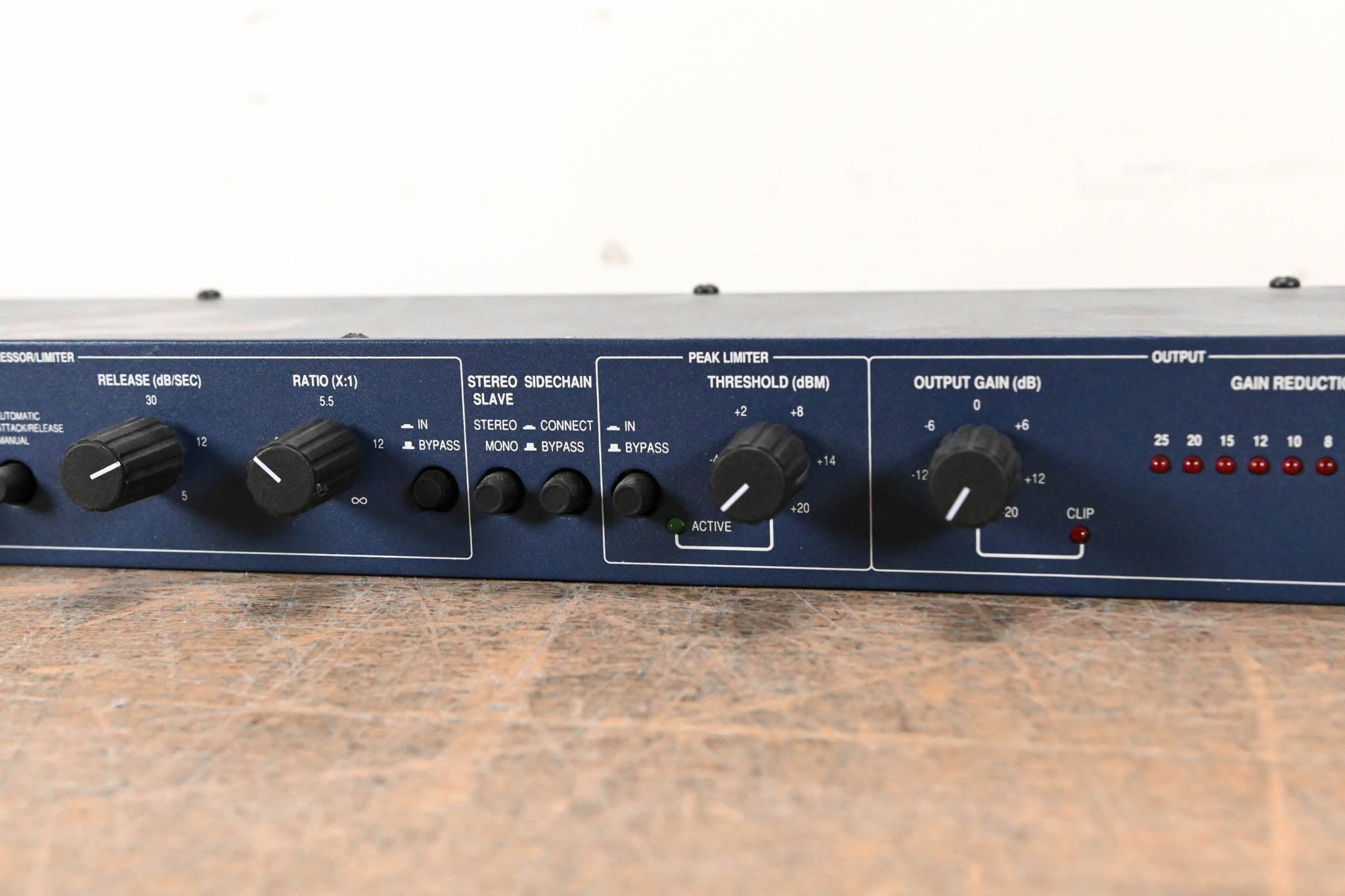 Symetrix 501 Peak-RMS Compressor/Limiter