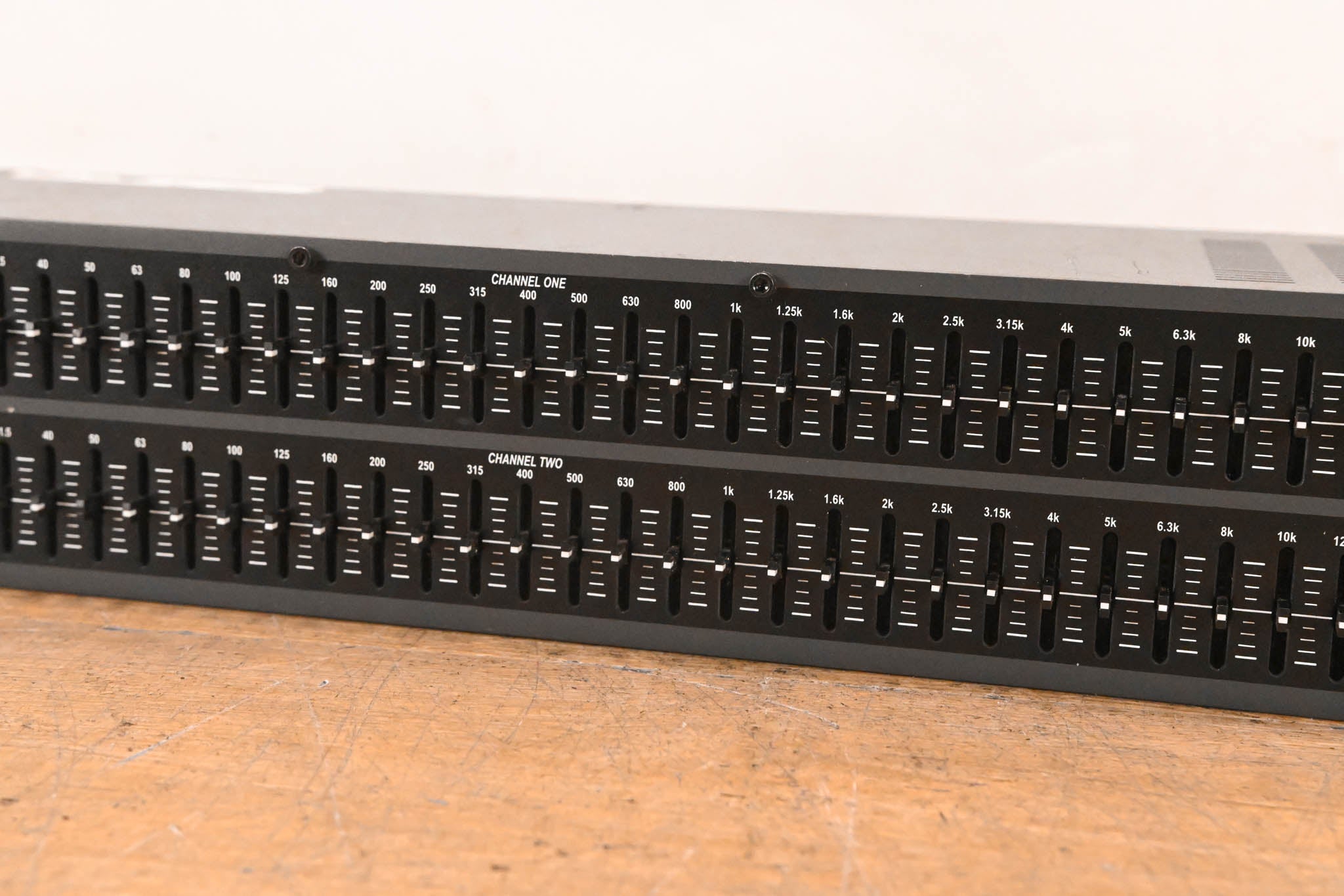dbx 231 Dual-Channel 31-Band Graphic Equalizer