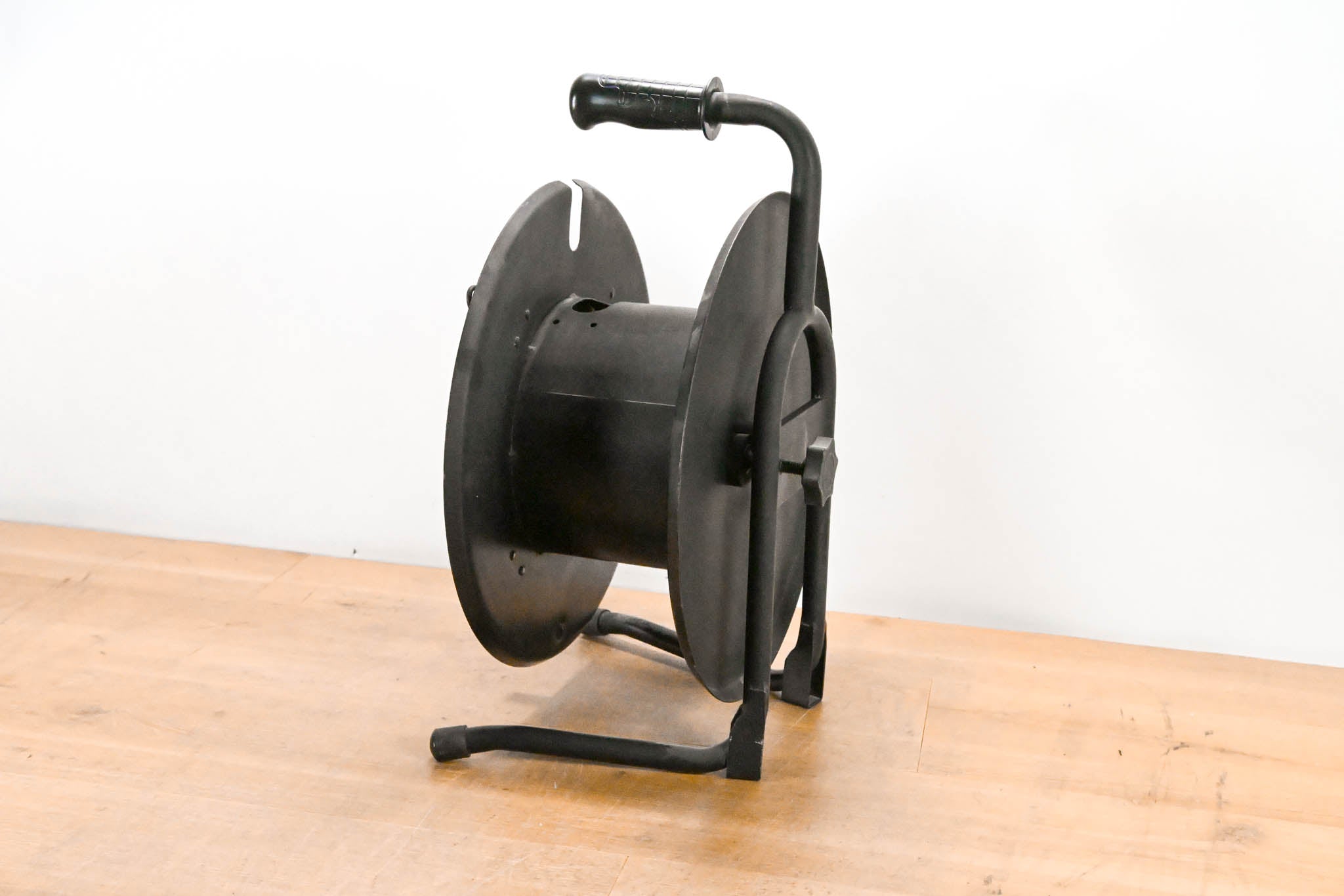 Elite Core EC-BLANK-REEL Cable Drum with D-Series Hole Punch