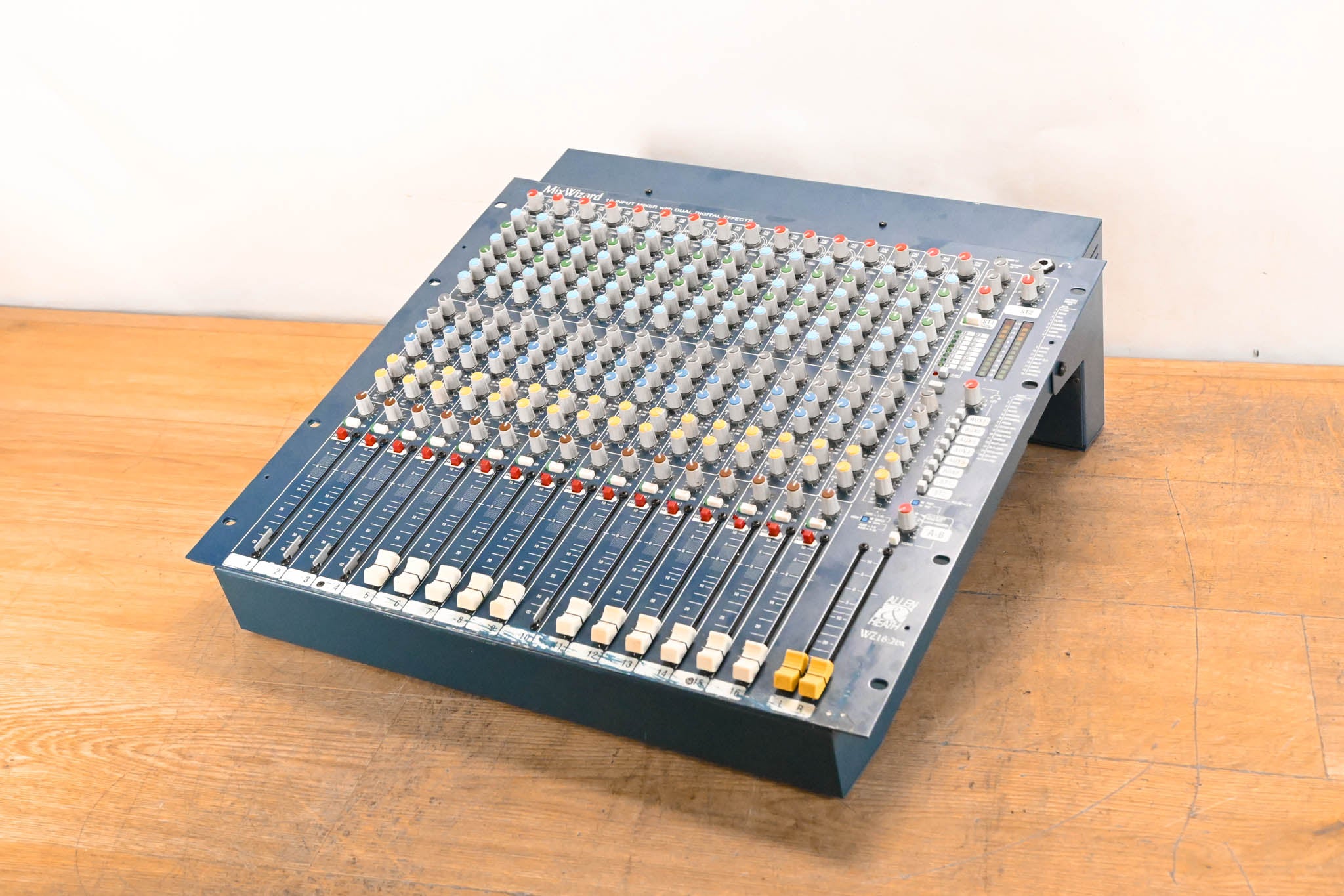 Allen & Heath MixWizard WZ16:2DX 16-Channel Audio Mixer