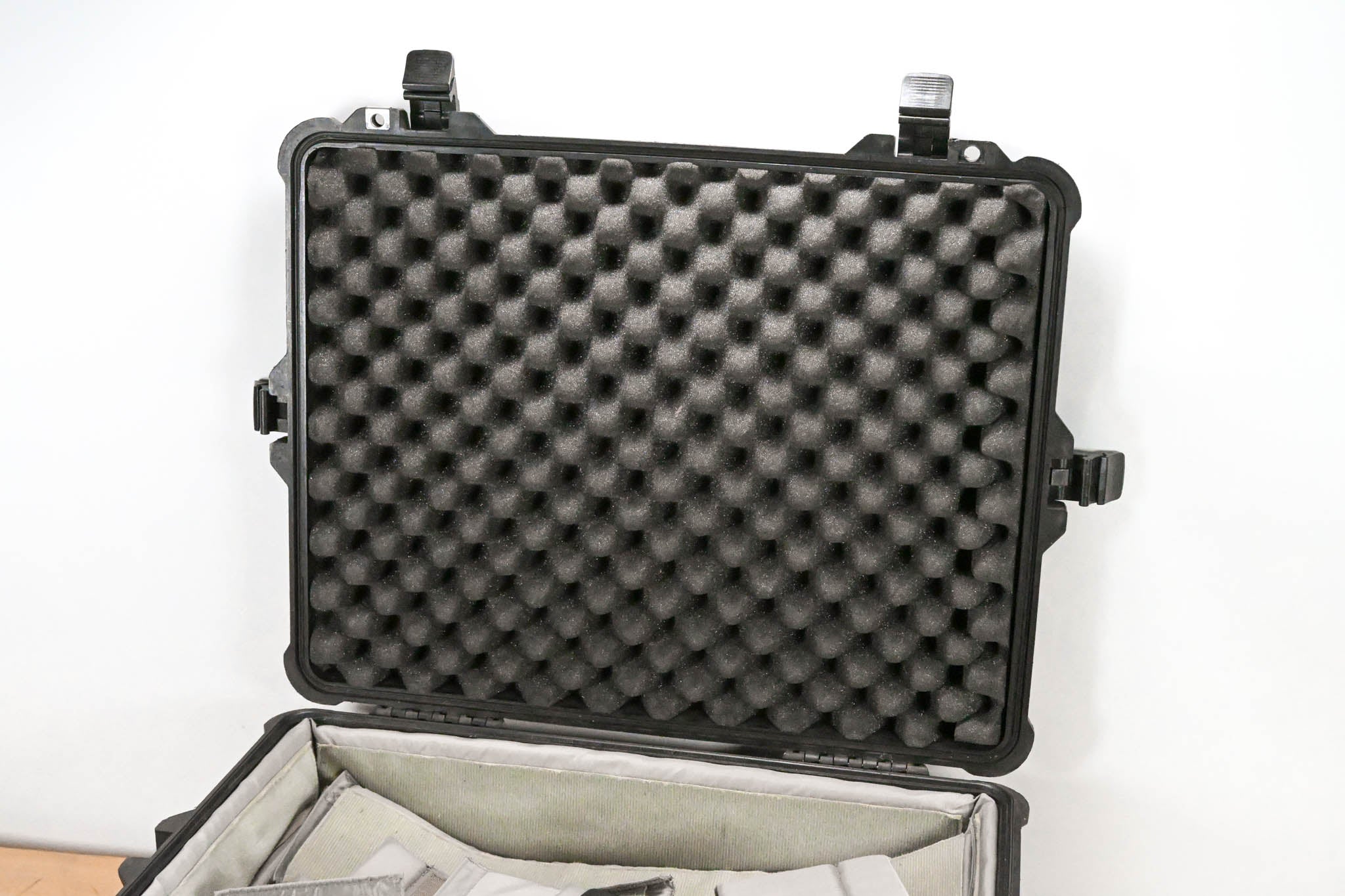 Pelican 1600 Protector Case