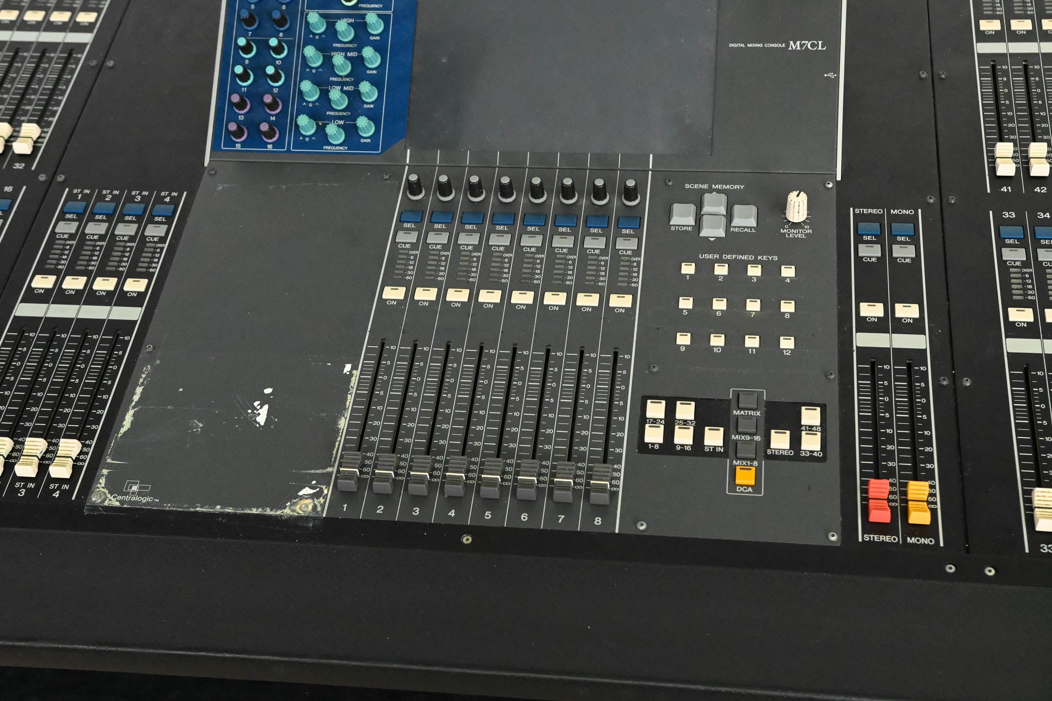 Yamaha M7CL-48 48-Channel Digital Audio Mixing Console