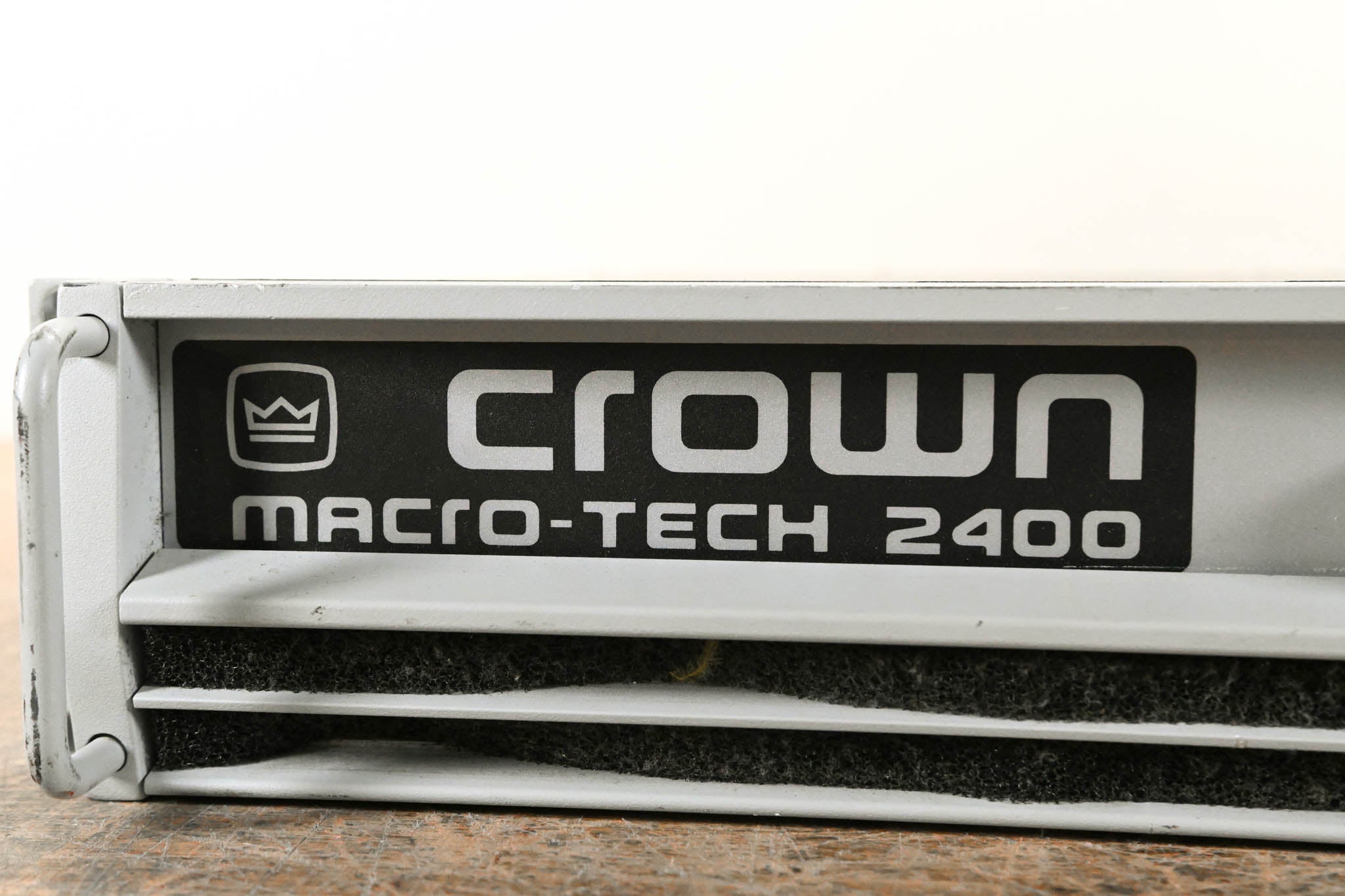 Crown Macro-Tech 2400 2-Channel Power Amplifier