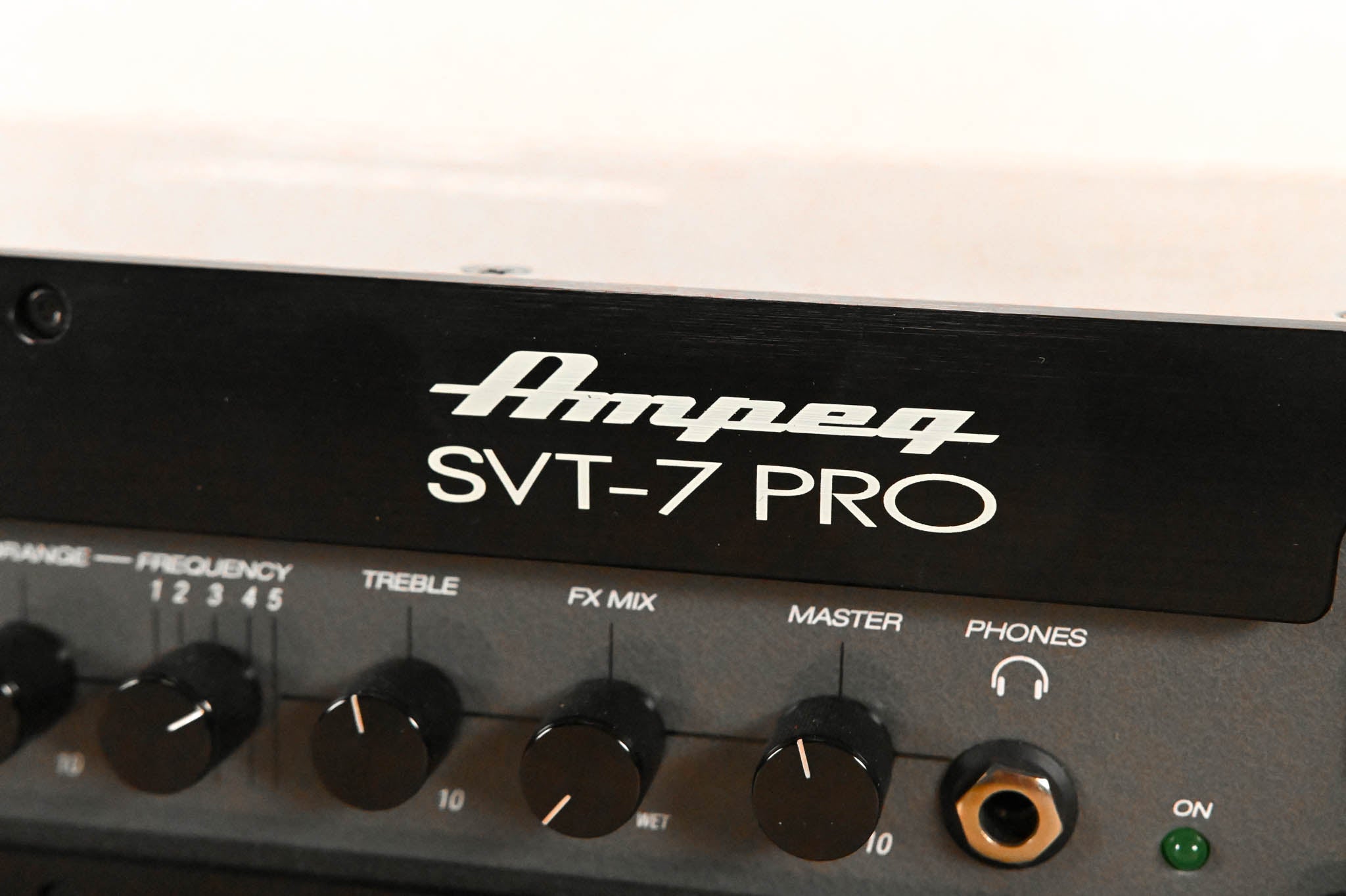 Ampeg SVT-7 PRO 1000W Bass Amp Head