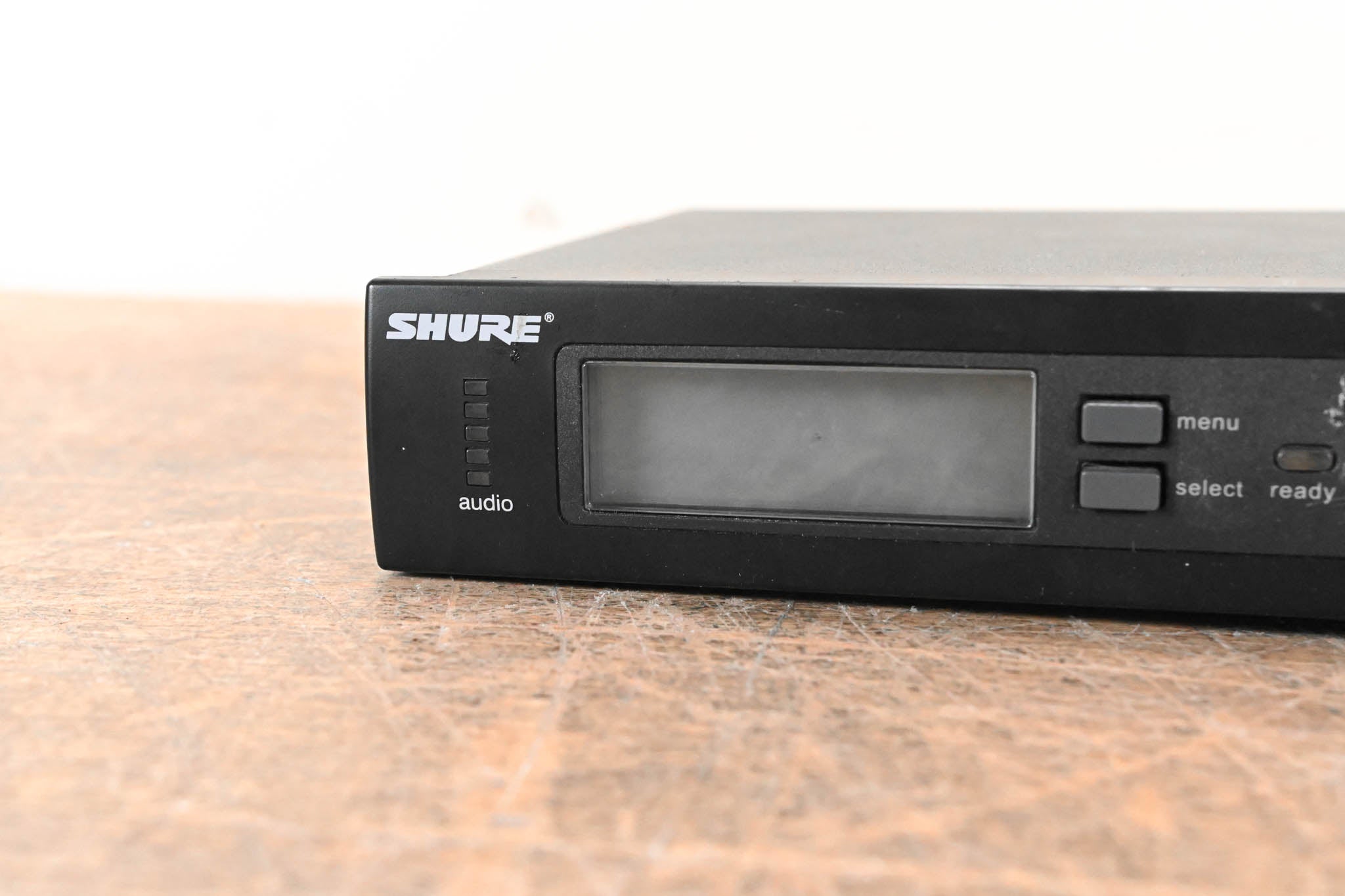 Shure SLX4 Wireless Receiver - L4 Band: 638-662 MHz (NO POWER SUPPLY)