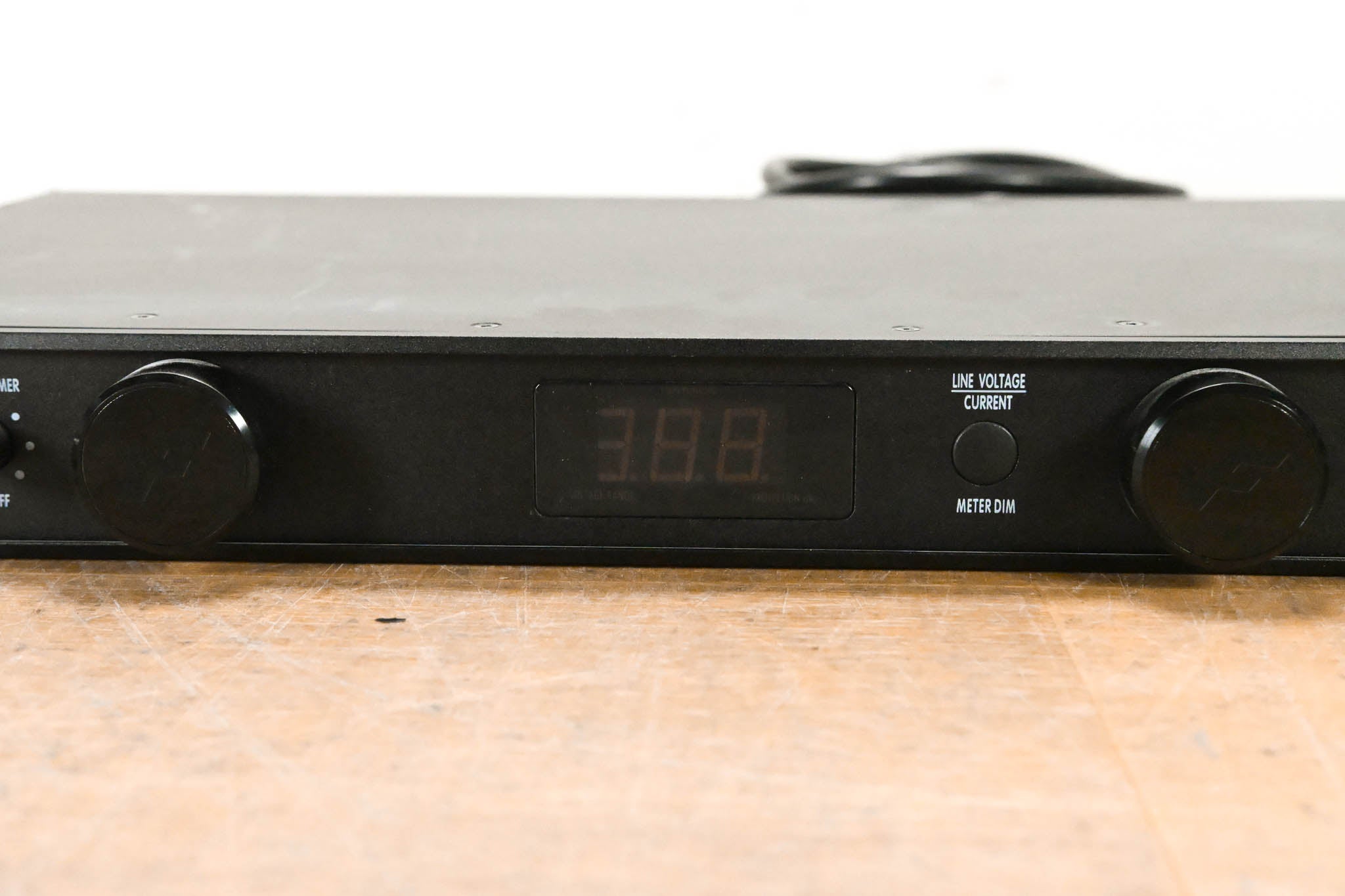Furman PL-PLUS DMC Power Conditioner with Voltmeter/Ammeter