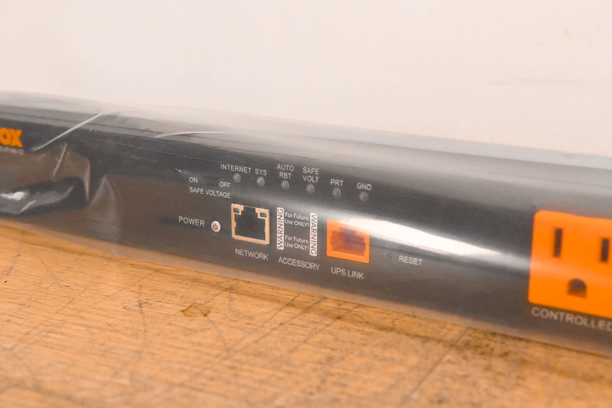 WattBox WB-800VPS-IPVM-12 Vertical IP Power Conditioner (12 Outlets)