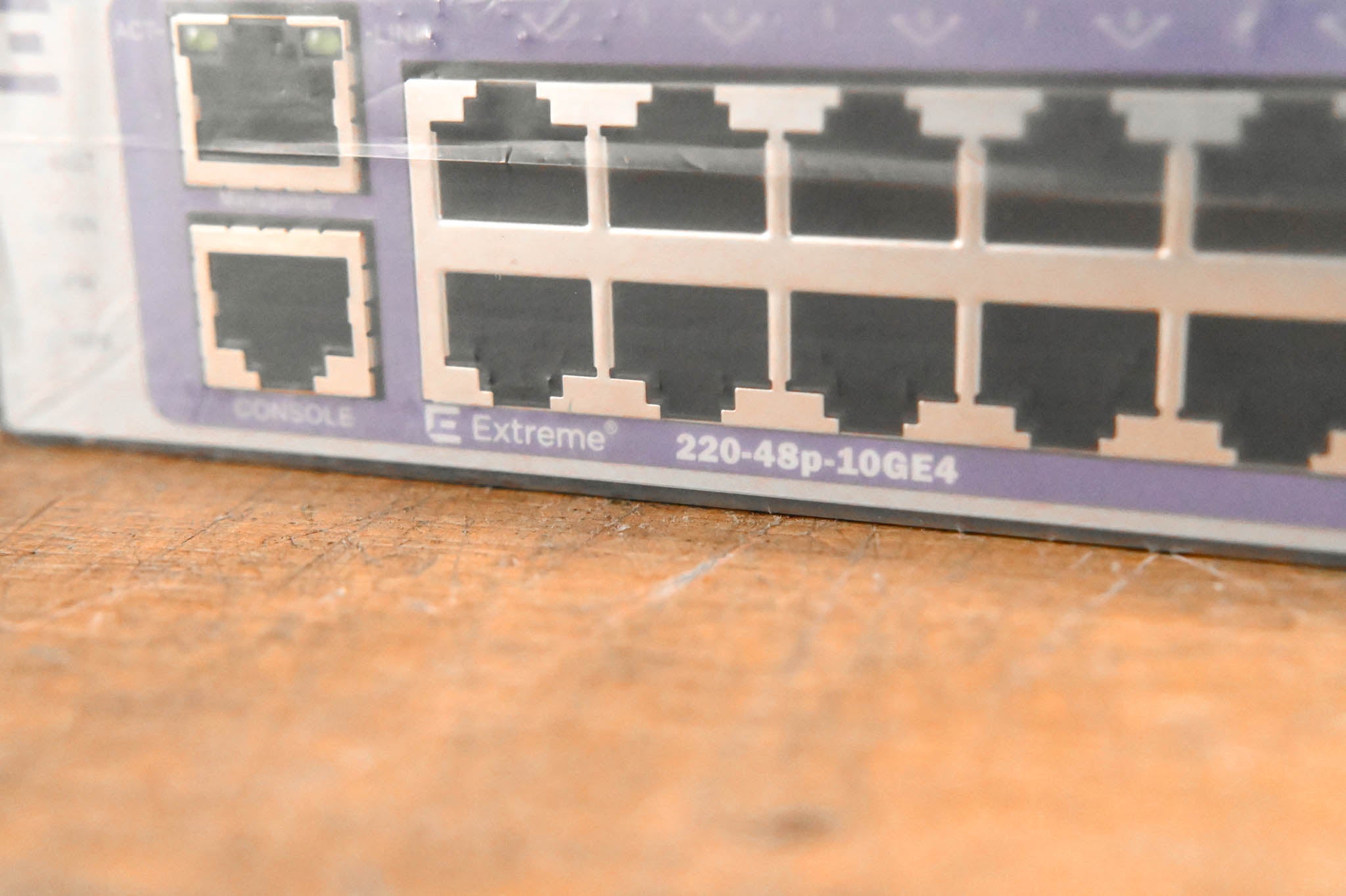 Extreme Networks 220-48P-10GE4 ExtremeSwitching 220 48-Port Switch
