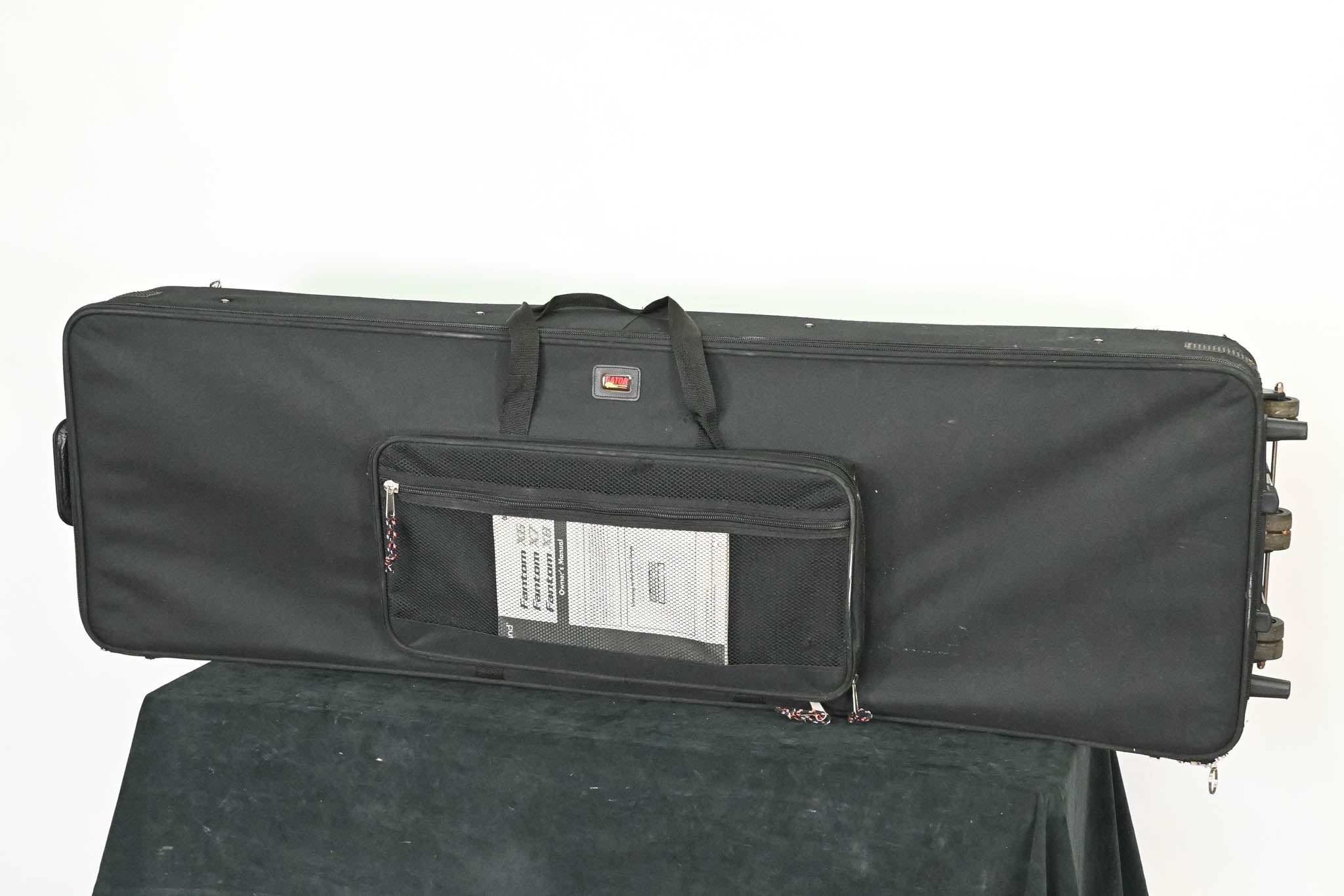 Roland Fantom-X7 76-Key Keyboard Workstation with Gator Case CG01JZ2