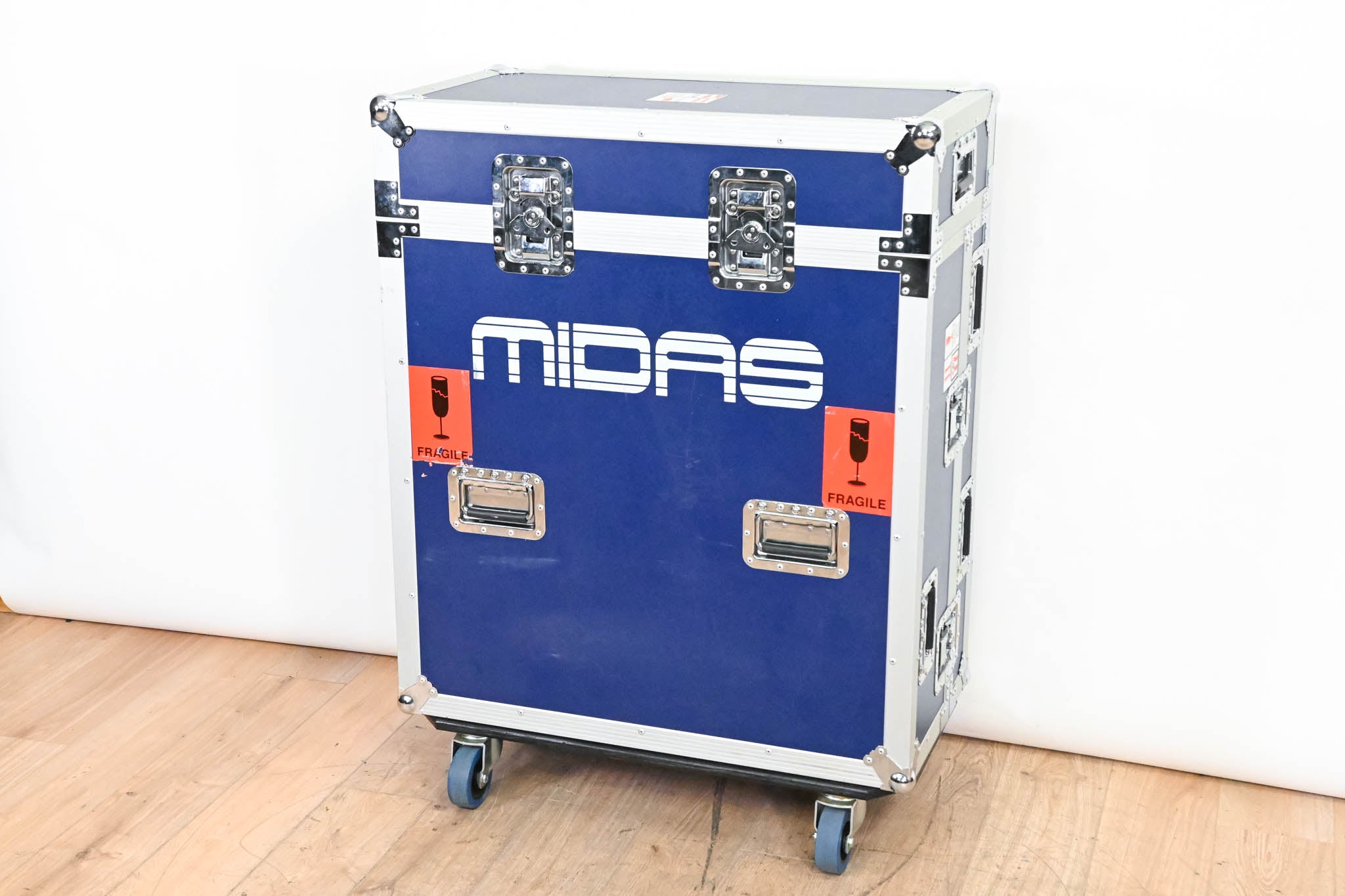 Midas PRO1 48-Channel Digital Audio Mixing Console with Road Case