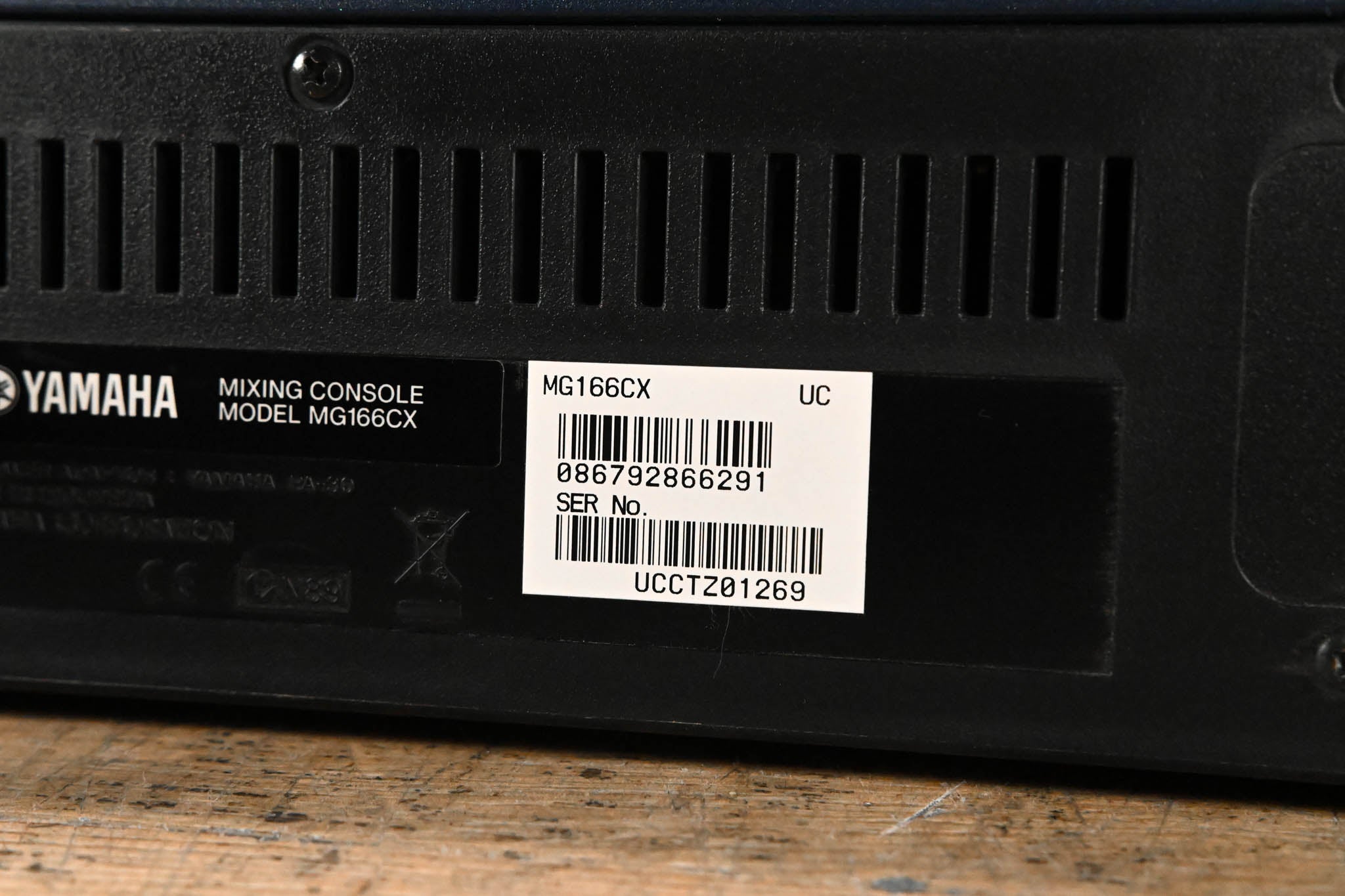 Yamaha MG166CX 16-Channel, 6-Bus Analog Mixer