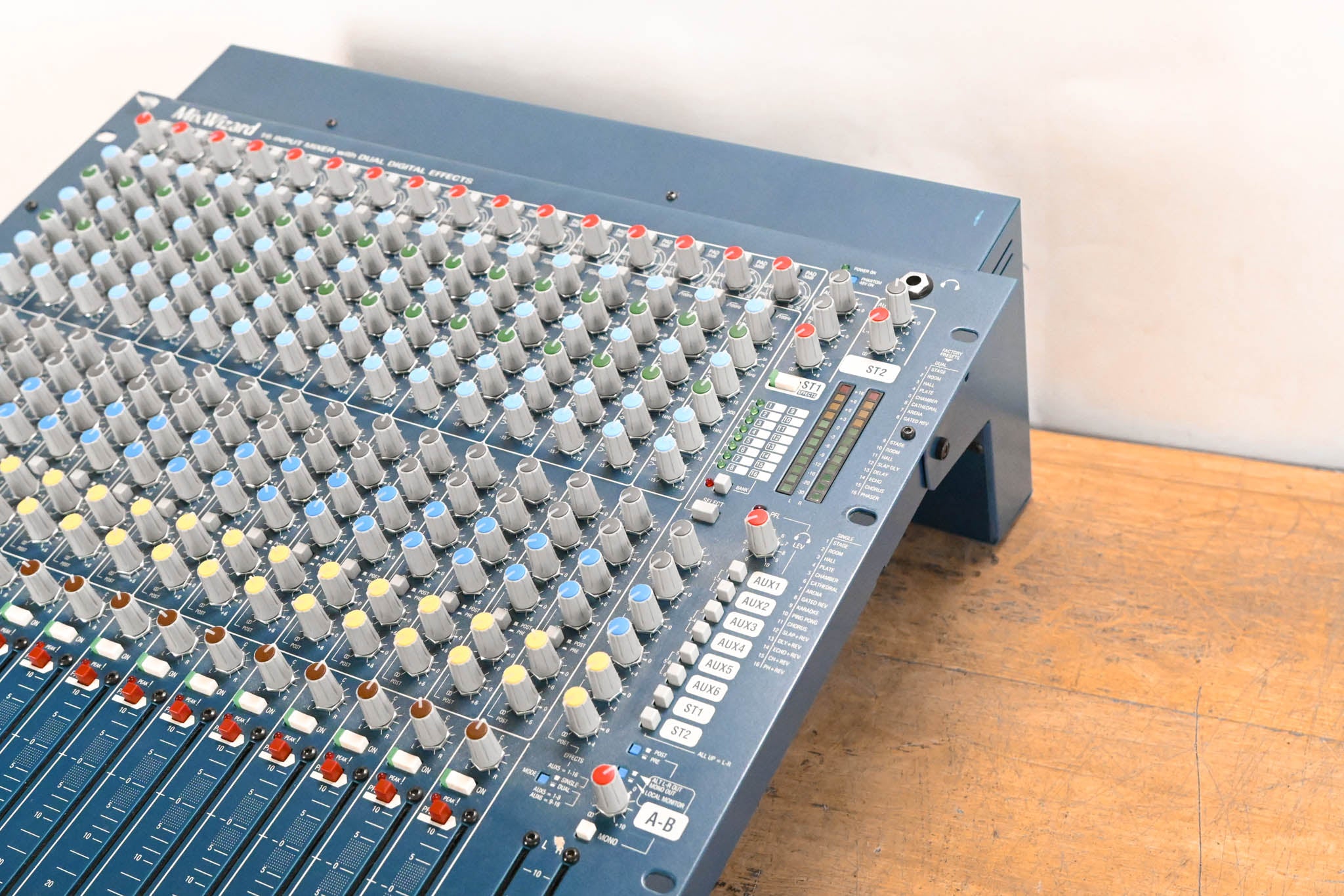 Allen & Heath MixWizard WZ16:2DX 16-Channel Audio Mixer CG01XKR