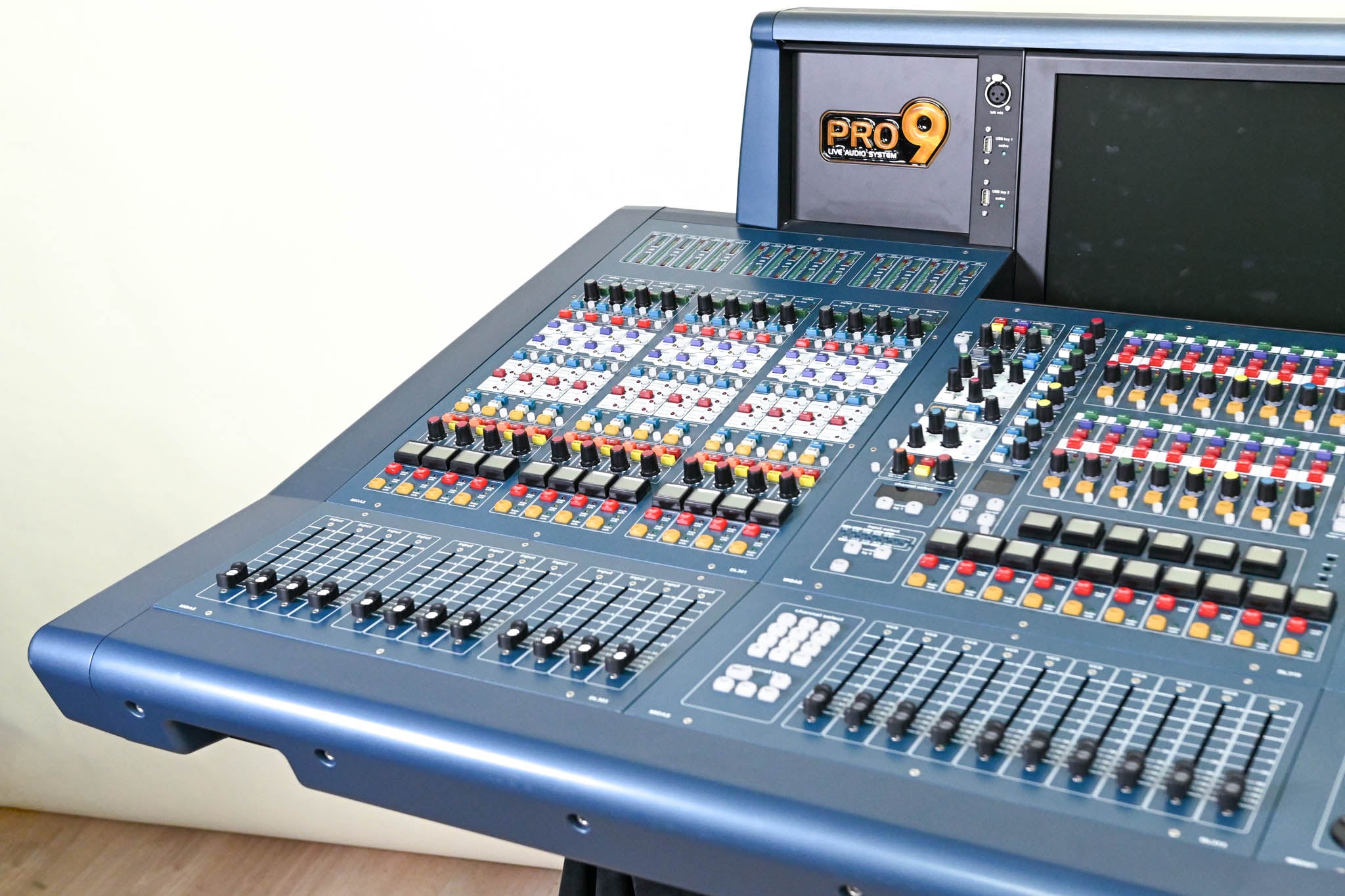 Midas PRO9 Live Audio Mixing System with DL371 Engine CG007LB