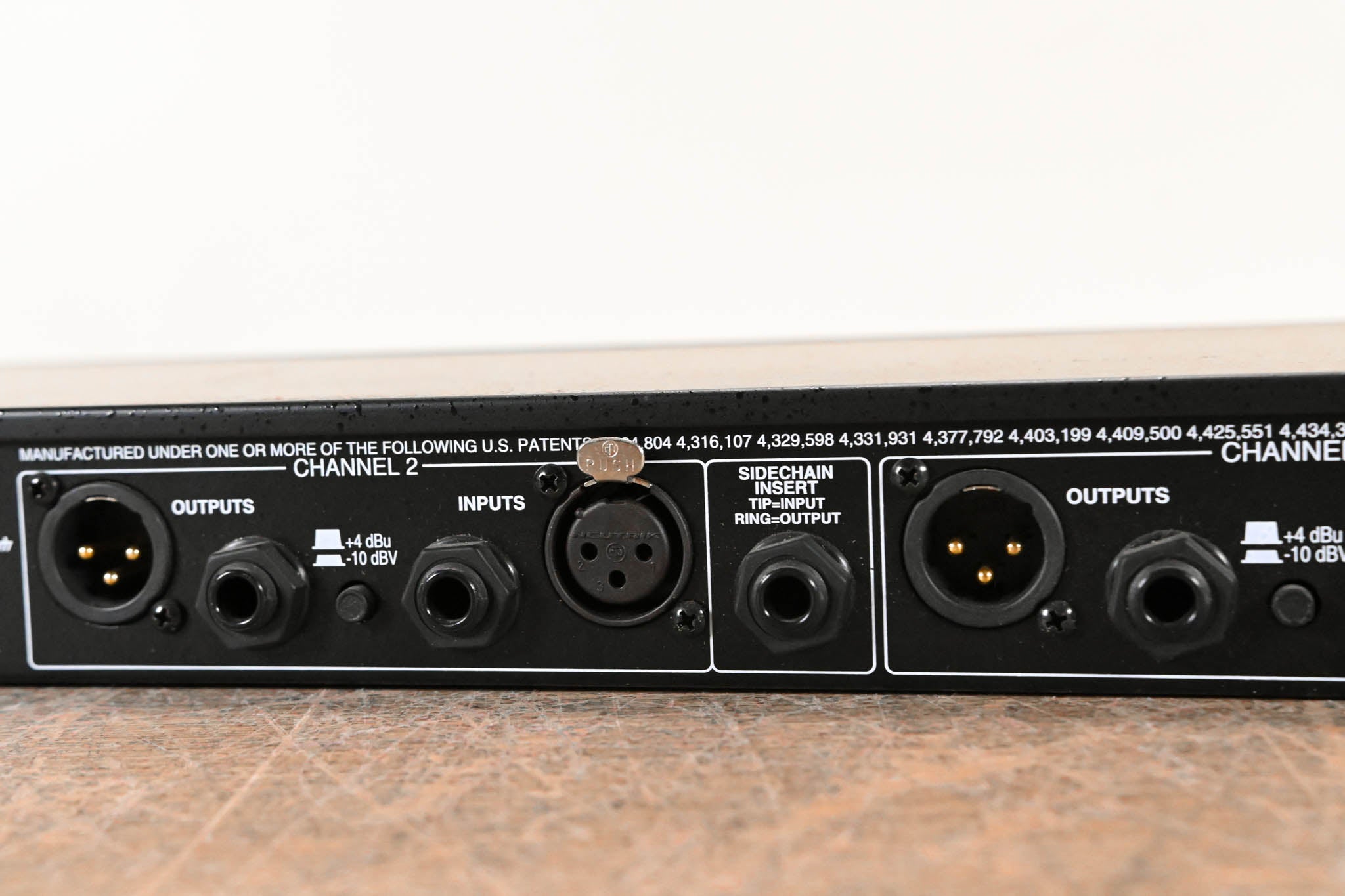 dbx 166XL 2-Channel Compressor/Limiter/Gate