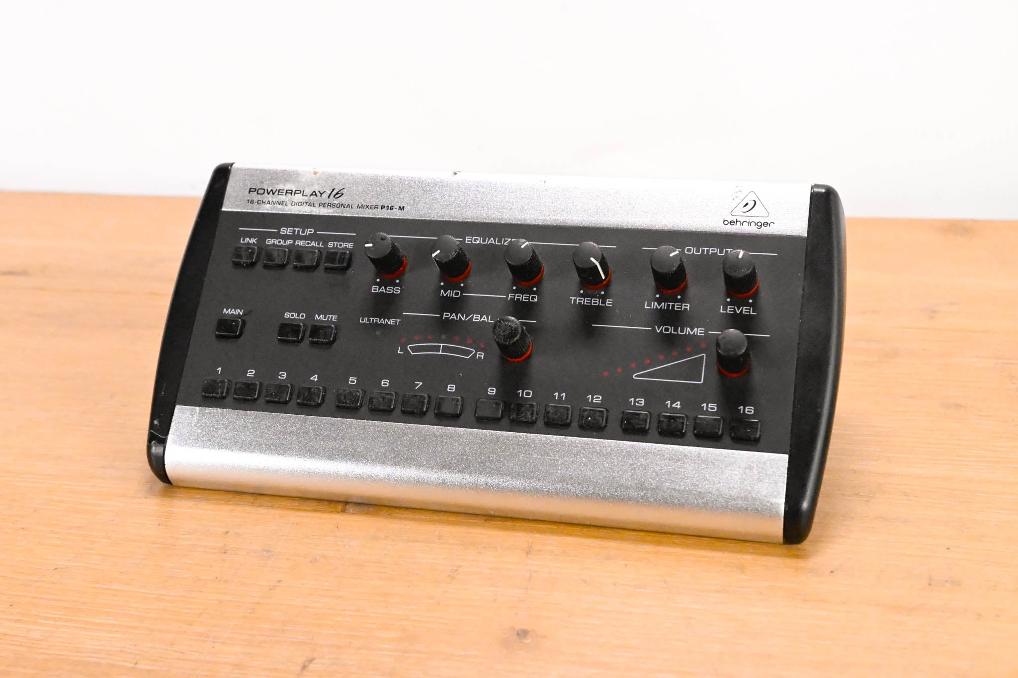 Behringer Powerplay P16-M 16-Channel Digital Personal Mixer