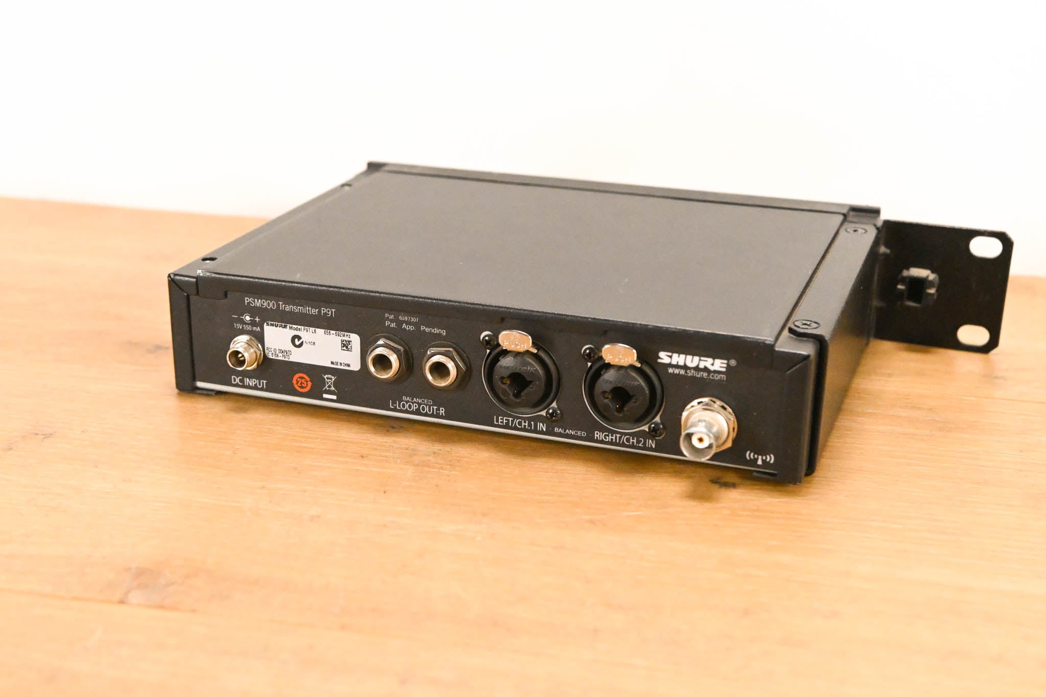 Shure PSM 900 Wireless IEM System L6 Band: 656-692 MHz (NO POWER SUPPLY)