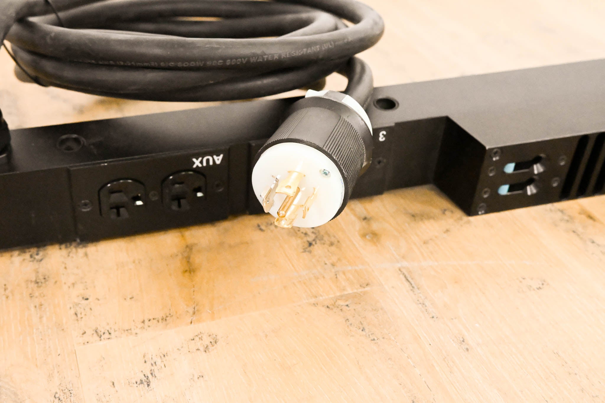 ETC SB6-10M 6 x 10A (1200W) SmartBar with Stage Pin Connectors