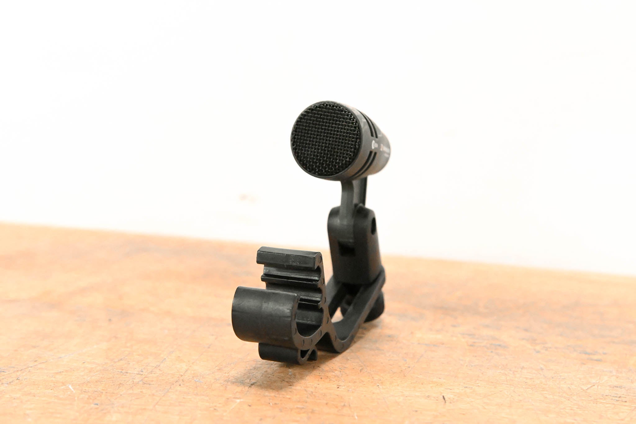 Sennheiser e 604 Dynamic Cardioid Instrument Microphone