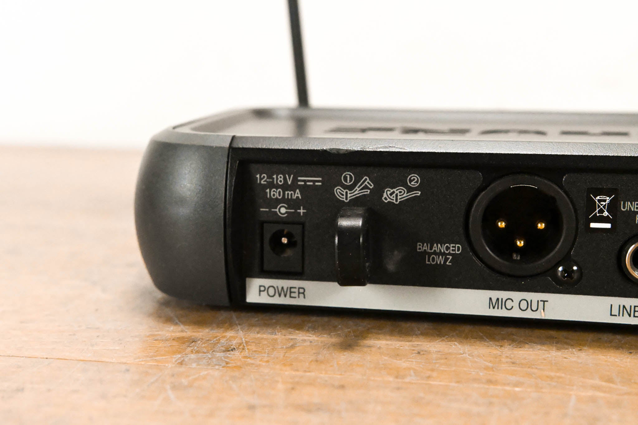 Shure PGX14 Wireless Beltpack System - J6 Band: 572-590 MHz