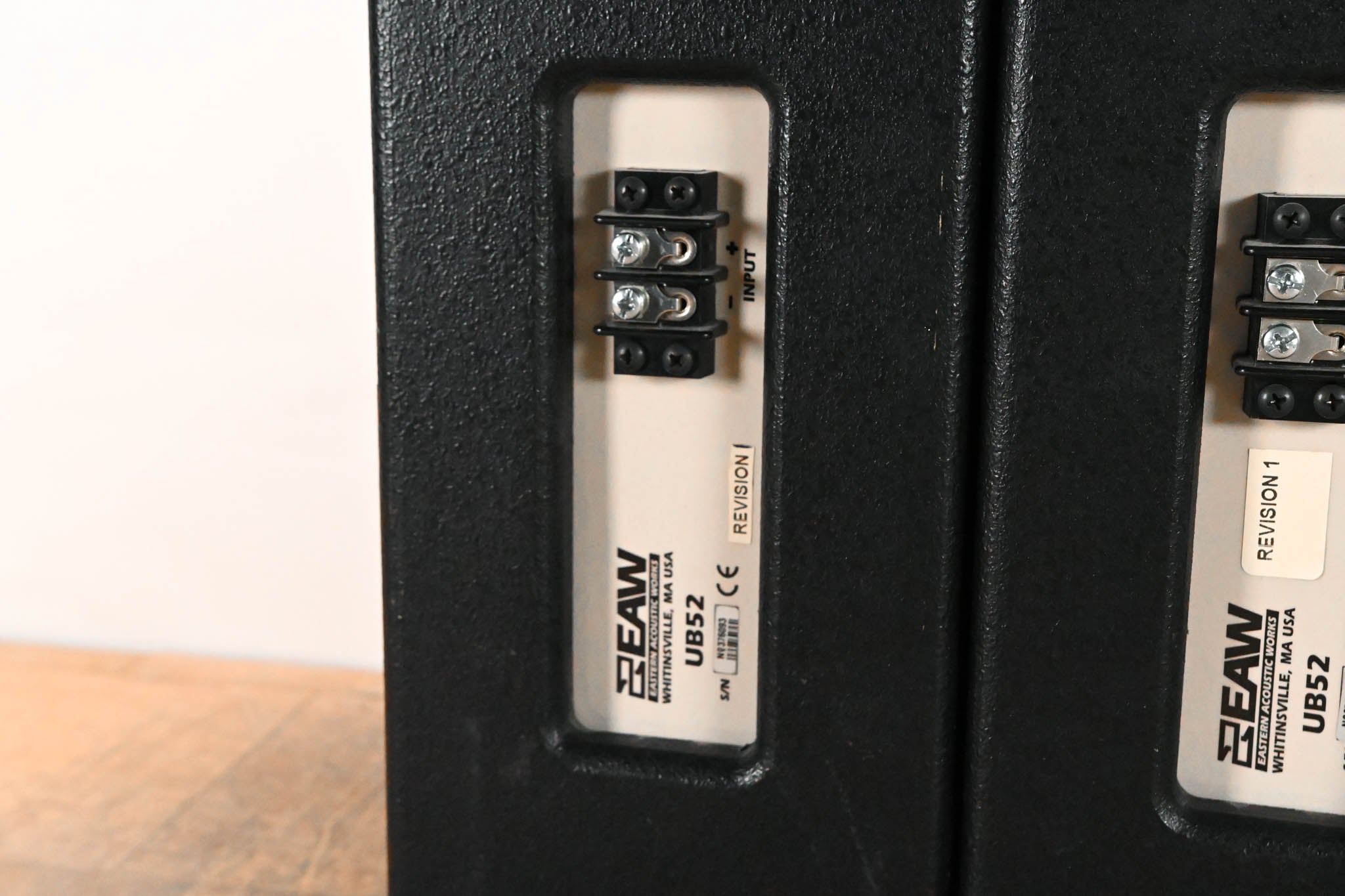 EAW UB52 Two-Way Full-Range Loudspeaker (PAIR)