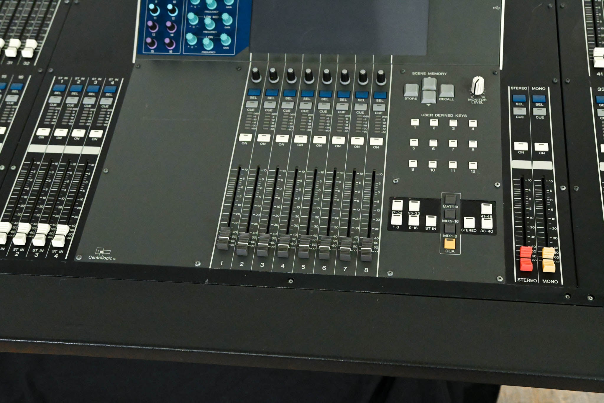 Yamaha M7CL-48 48-Channel Digital Audio Mixing Console