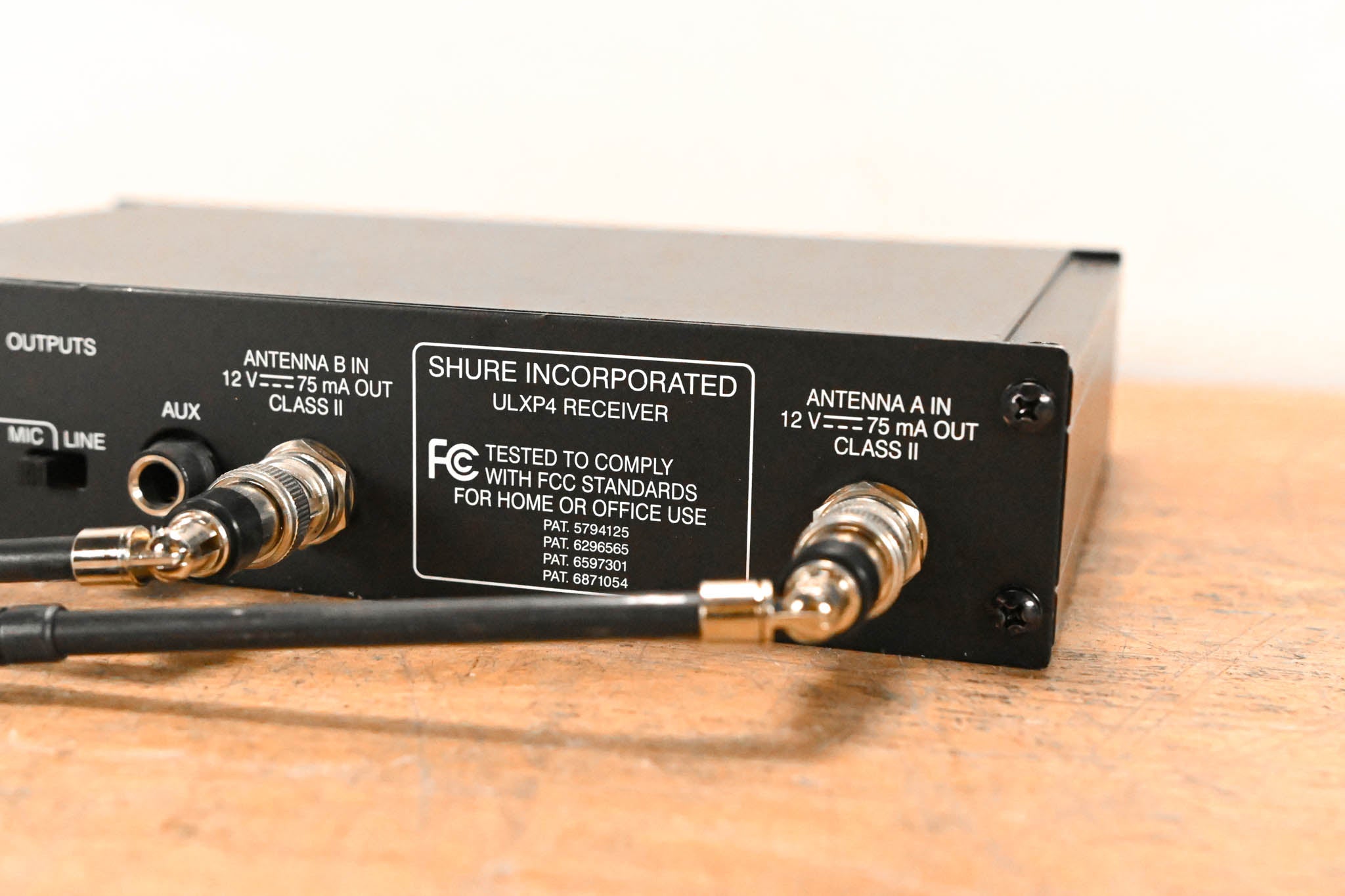 Shure ULXP4 Wireless Receiver - G3 Band: 470-506 MHz (NO POWER SUPPLY)