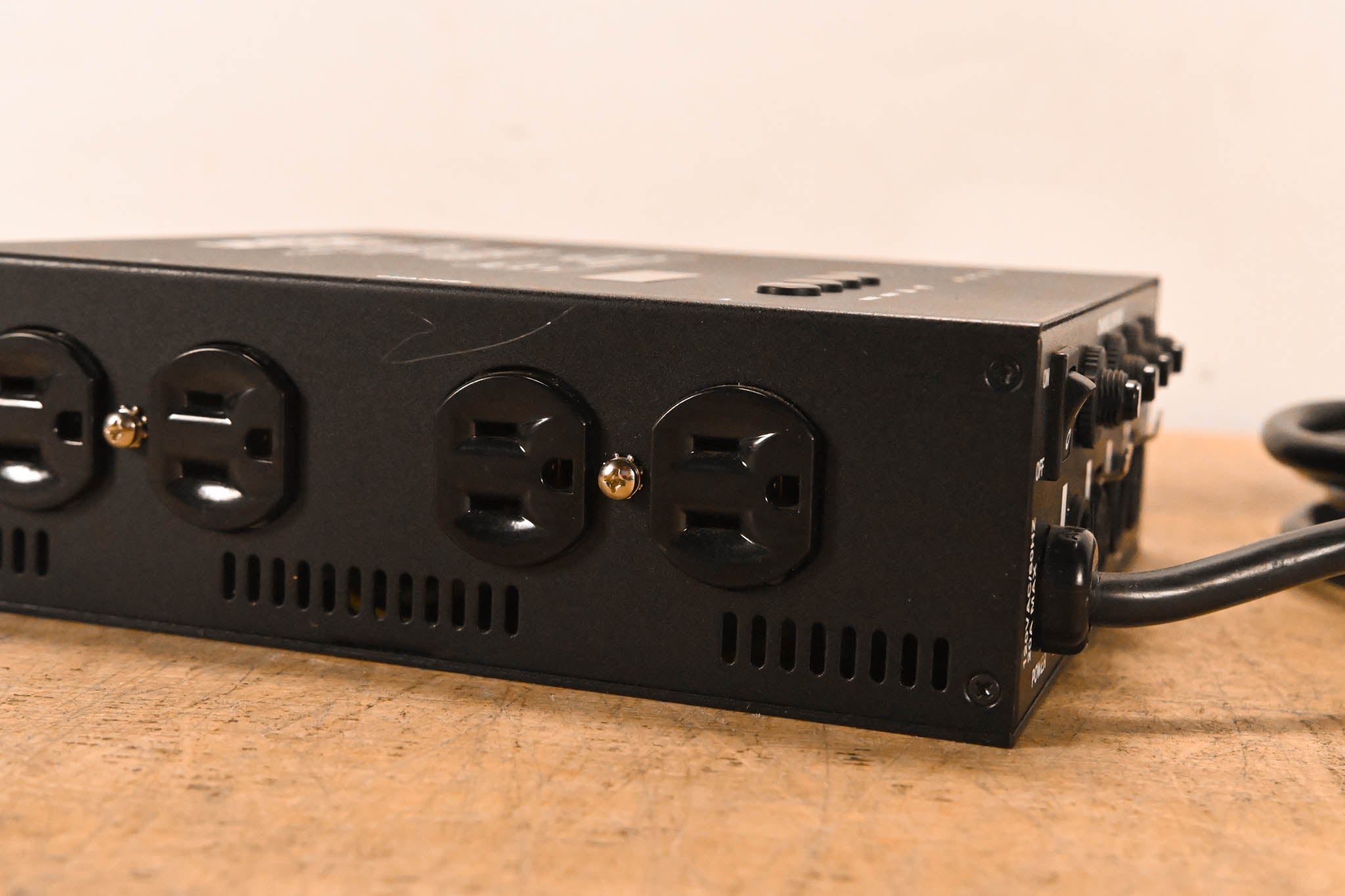 Leviton D4DMX-MD3 4-Channel Programmable Dimmer Pack