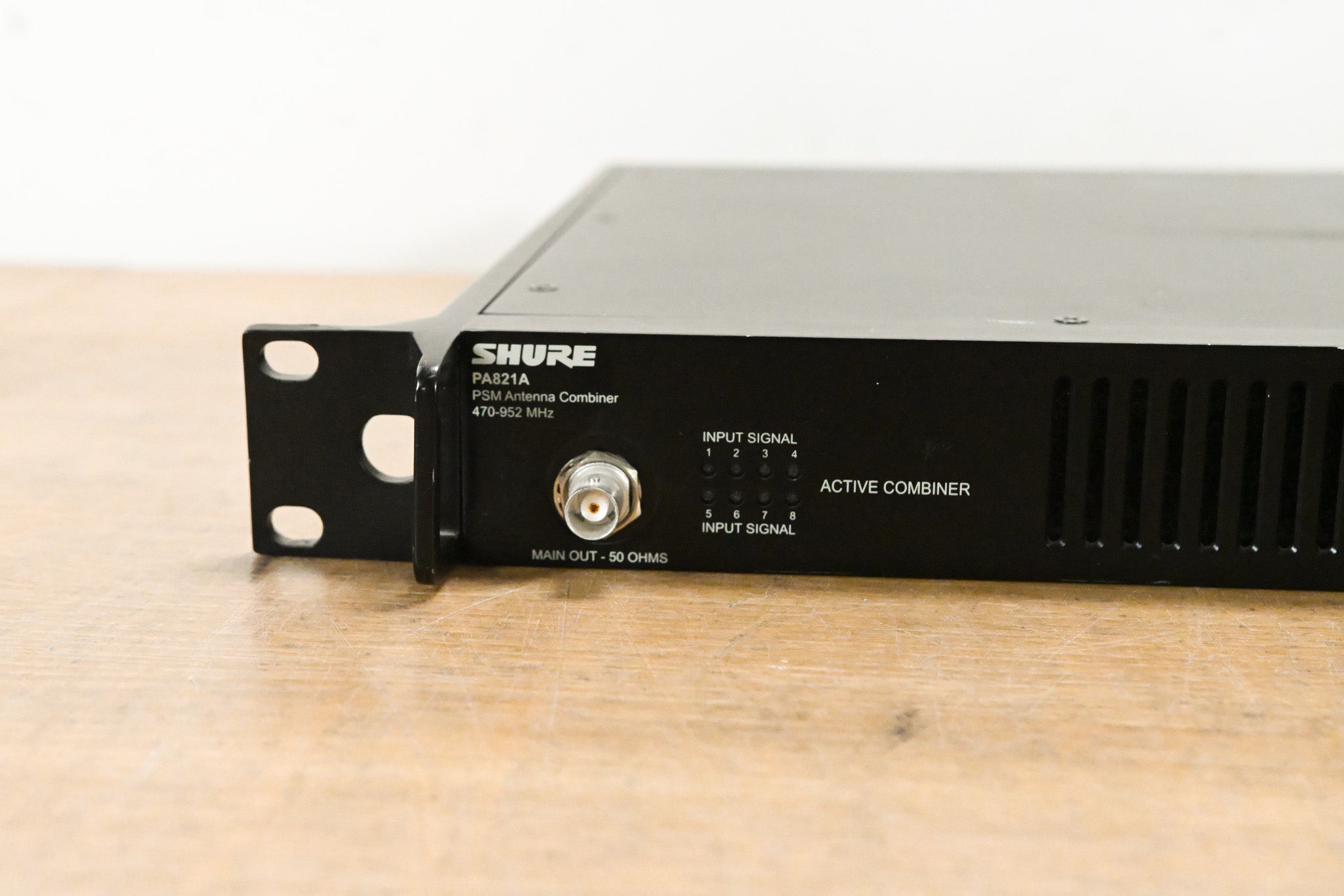 Shure PA821A Antenna Combiner for PSM Wireless Systems  - 470-952 MHz