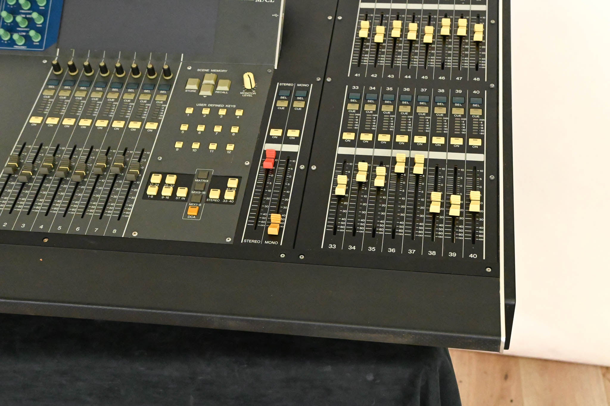 Yamaha M7CL-48 48-Channel Digital Audio Mixing Console with Road Case