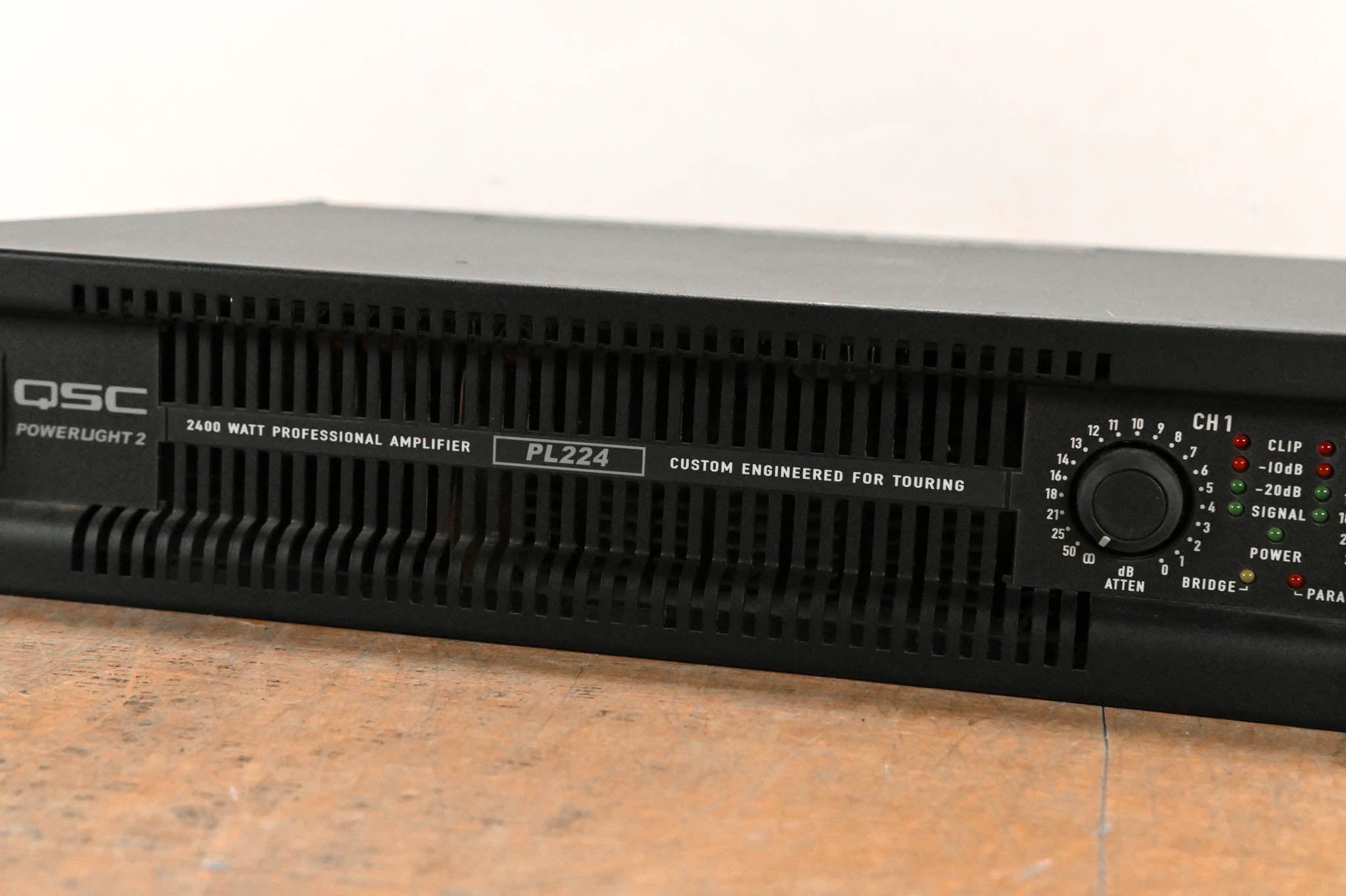 QSC PL224 PowerLight 2 Series 2-Channel Power Amplifier