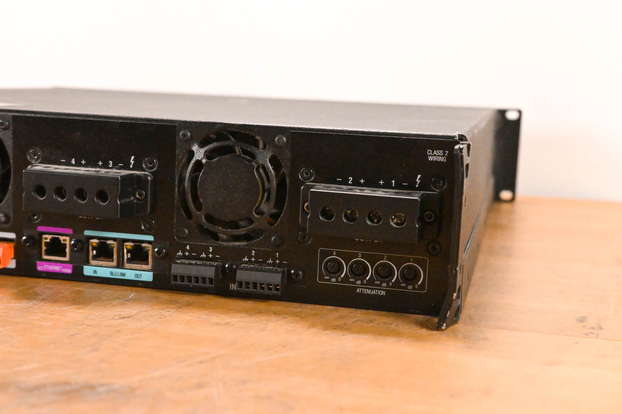 Crown DCi 4|2400N Four-Channel, 2400W @ 4Ω Power Amplifier with BLU link