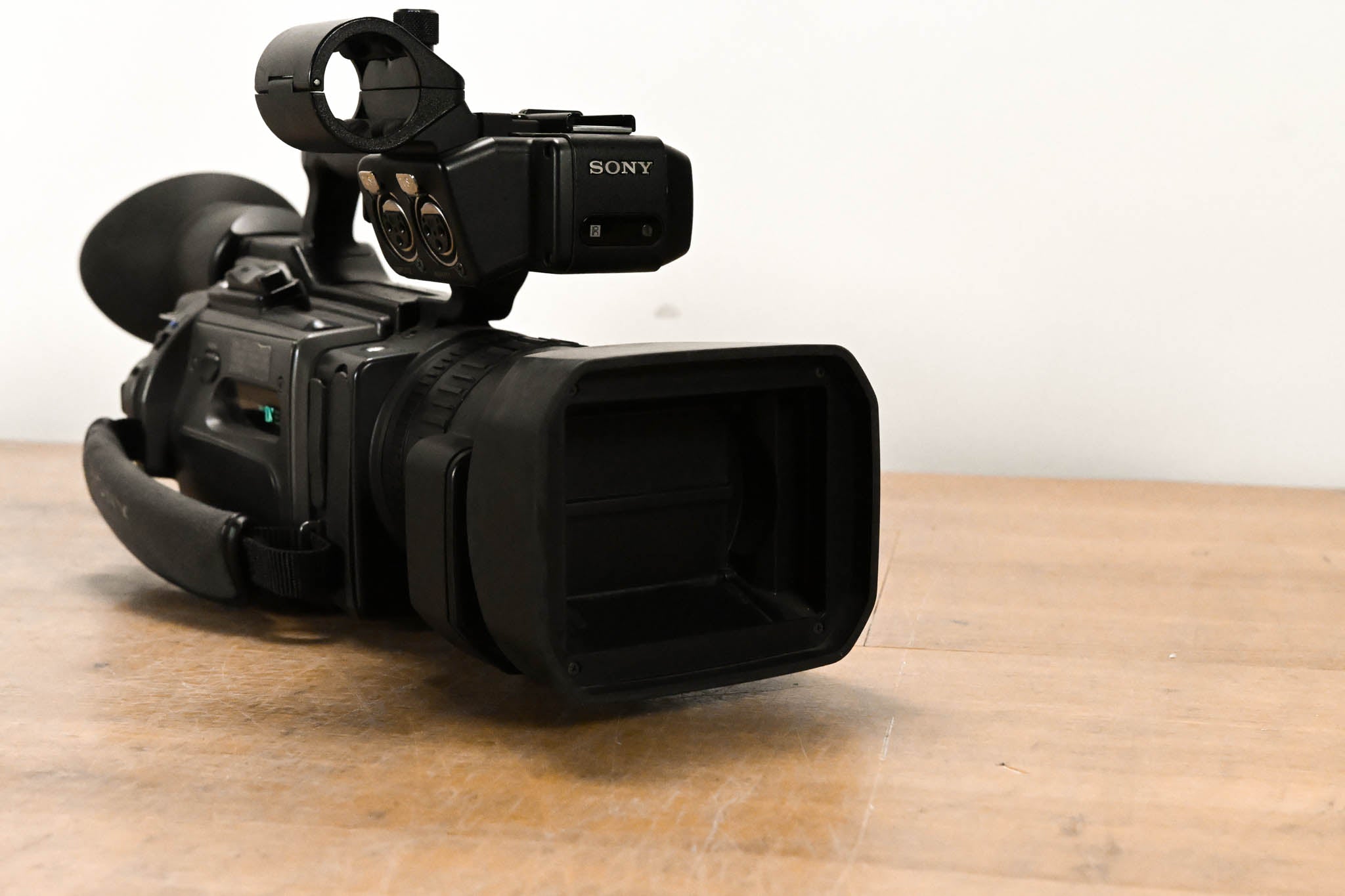 Sony DSR-PD170 3-CCD Mini DVCAM Camcorder