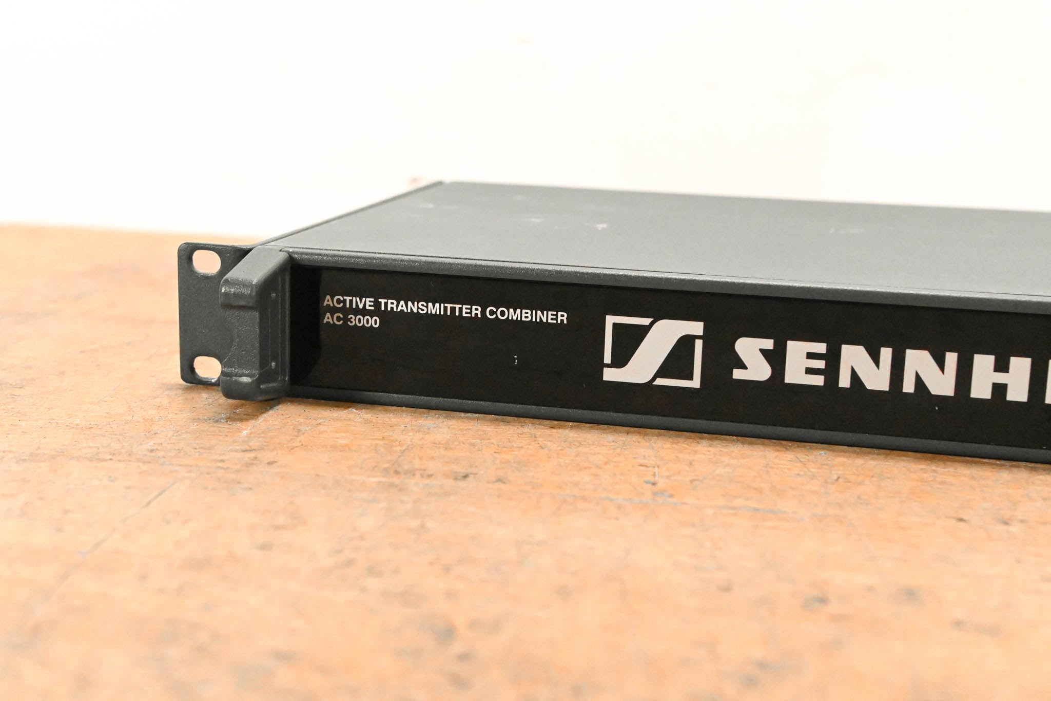 Sennheiser AC3000 Active Transmitter Combiner 8:1