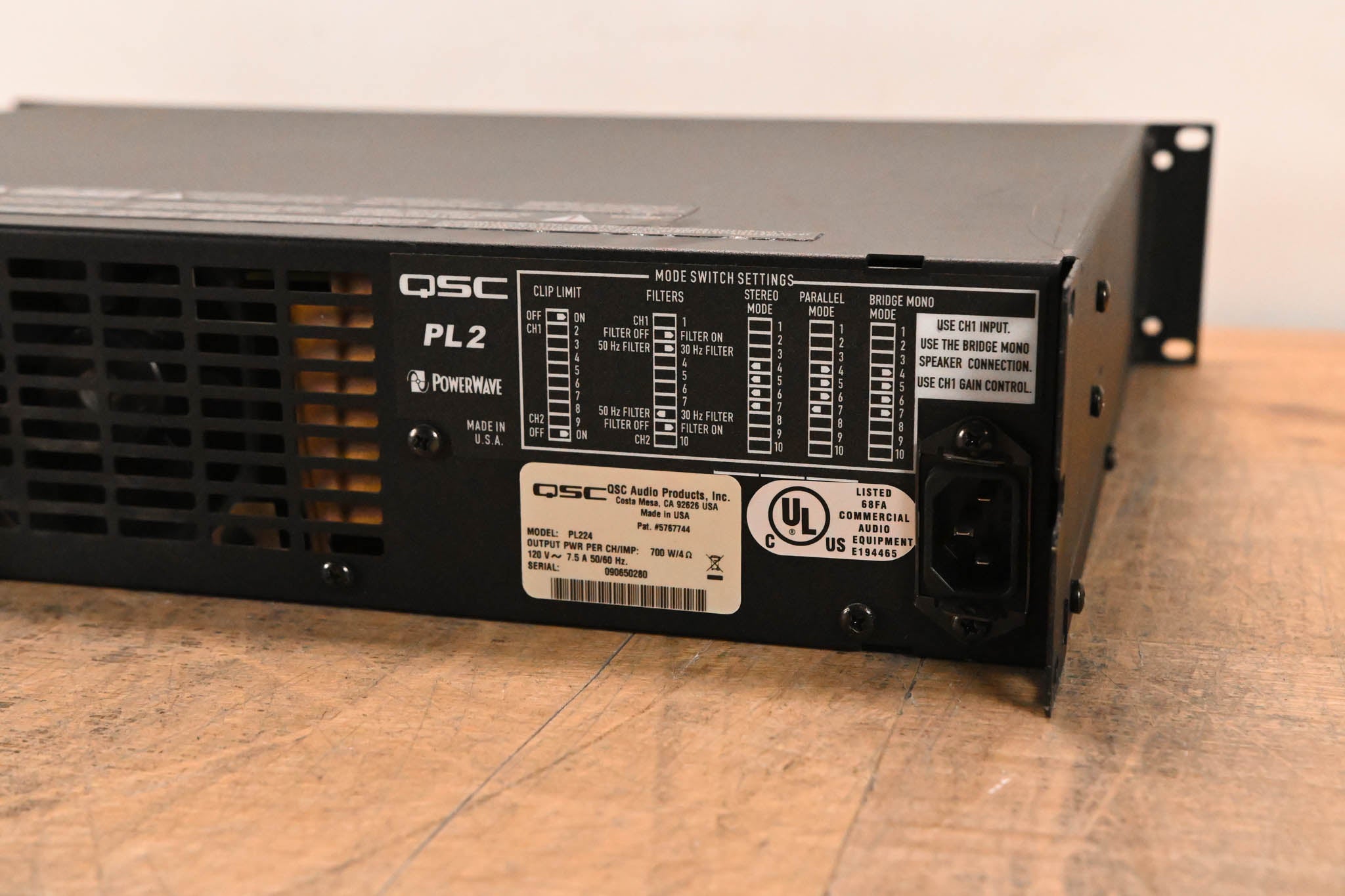 QSC PL224 PowerLight 2 Series 2-Channel Power Amplifier