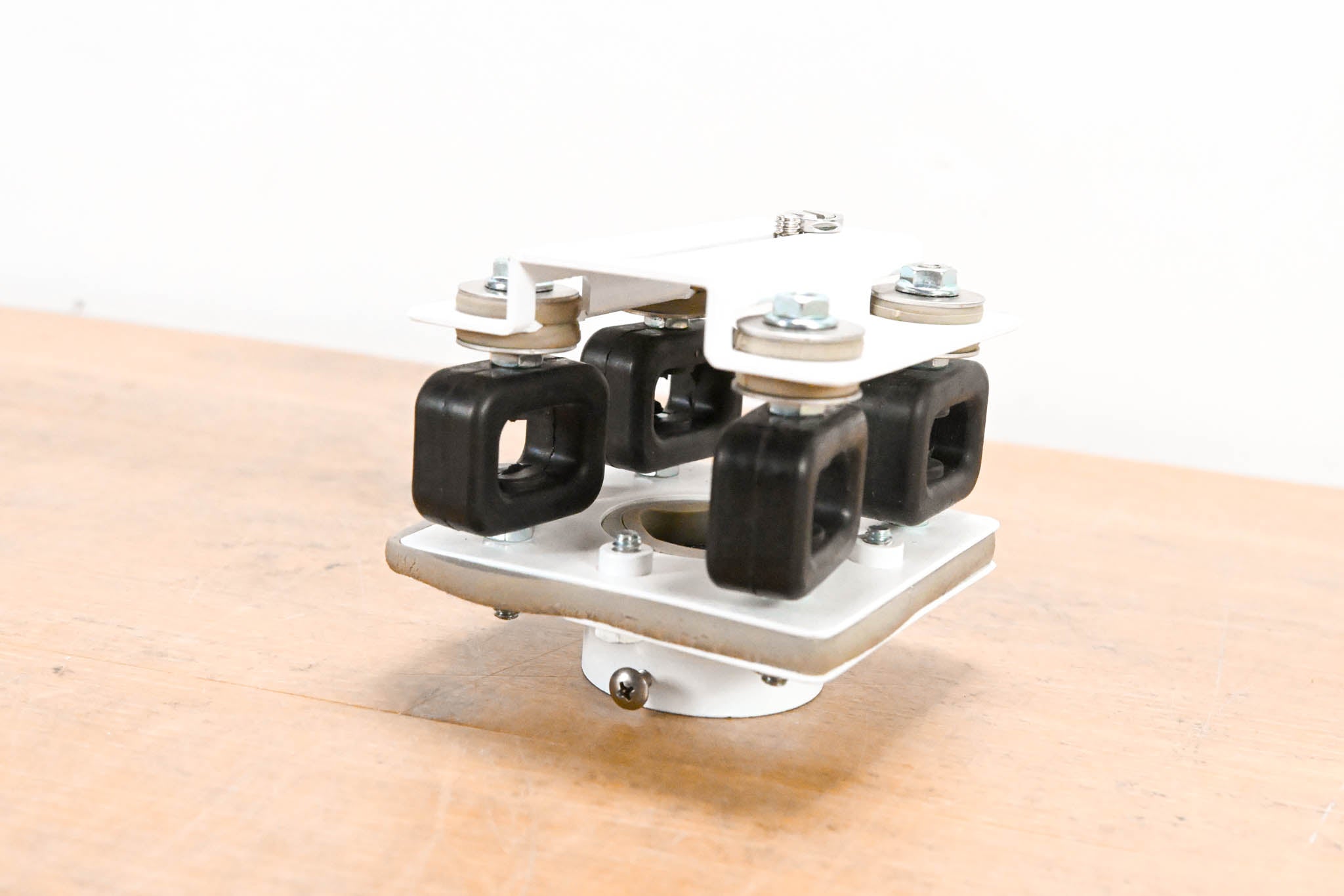 Nigel B Design NB UIM-MCA-W Anti-Vibration Multi-Camera Adapter, White