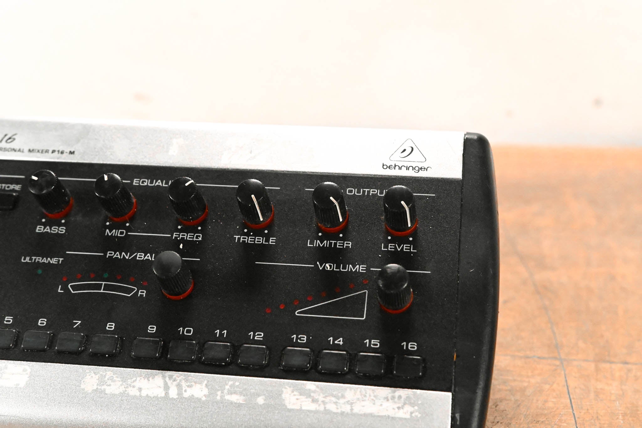 Behringer Powerplay P16-M 16-Channel Digital Personal Mixer