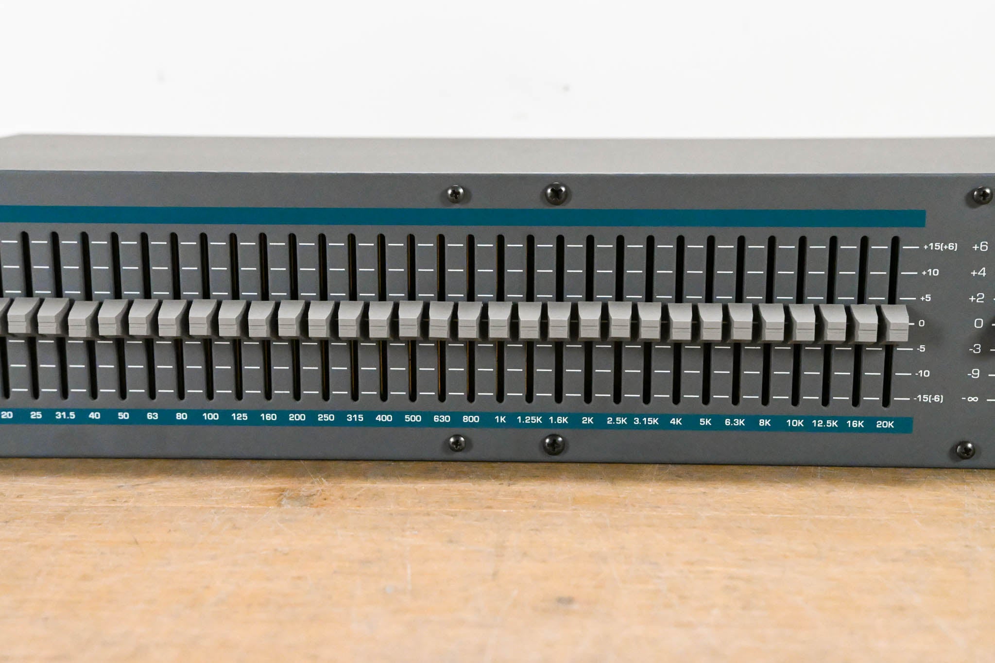 Ashly GQX-3101 31-Band 1/3 Octave Graphic Equalizer