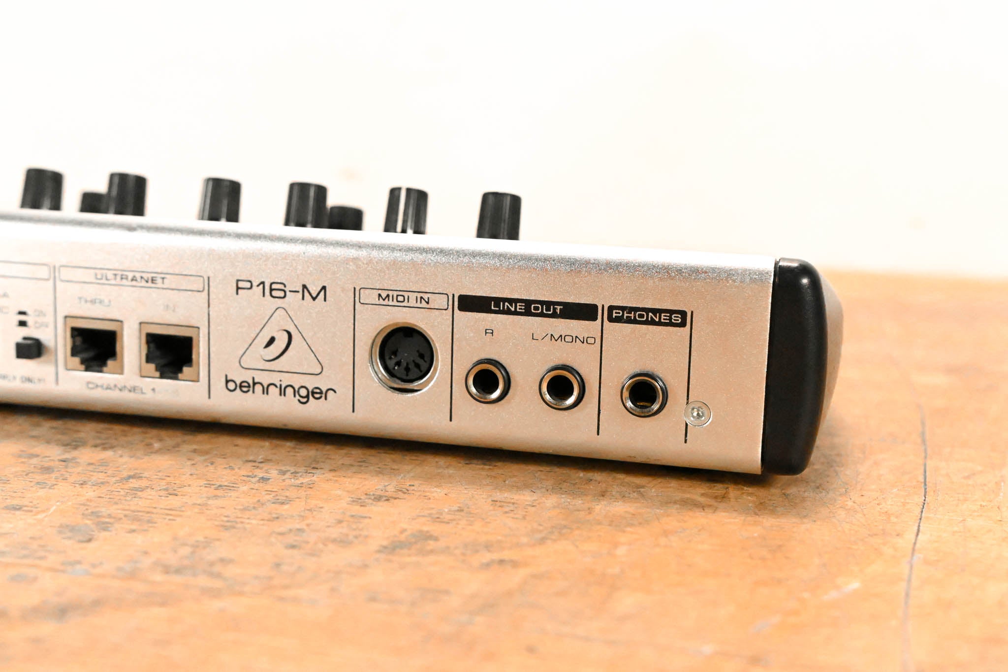 Behringer Powerplay P16-M 16-Channel Digital Personal Mixer
