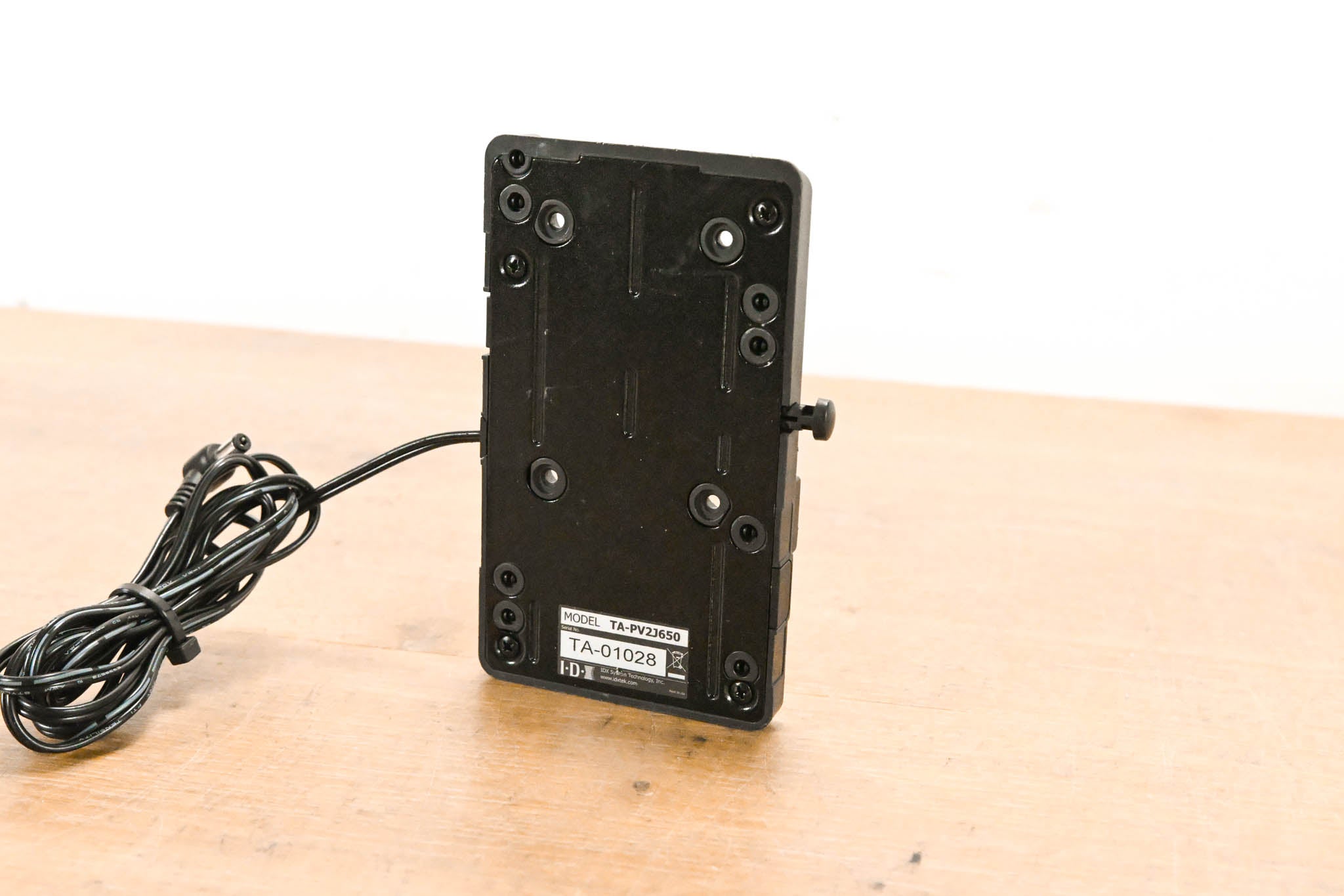 IDX System Technology TA-PV2J650 V-Mount Adapter (NO POWER SUPPLY)