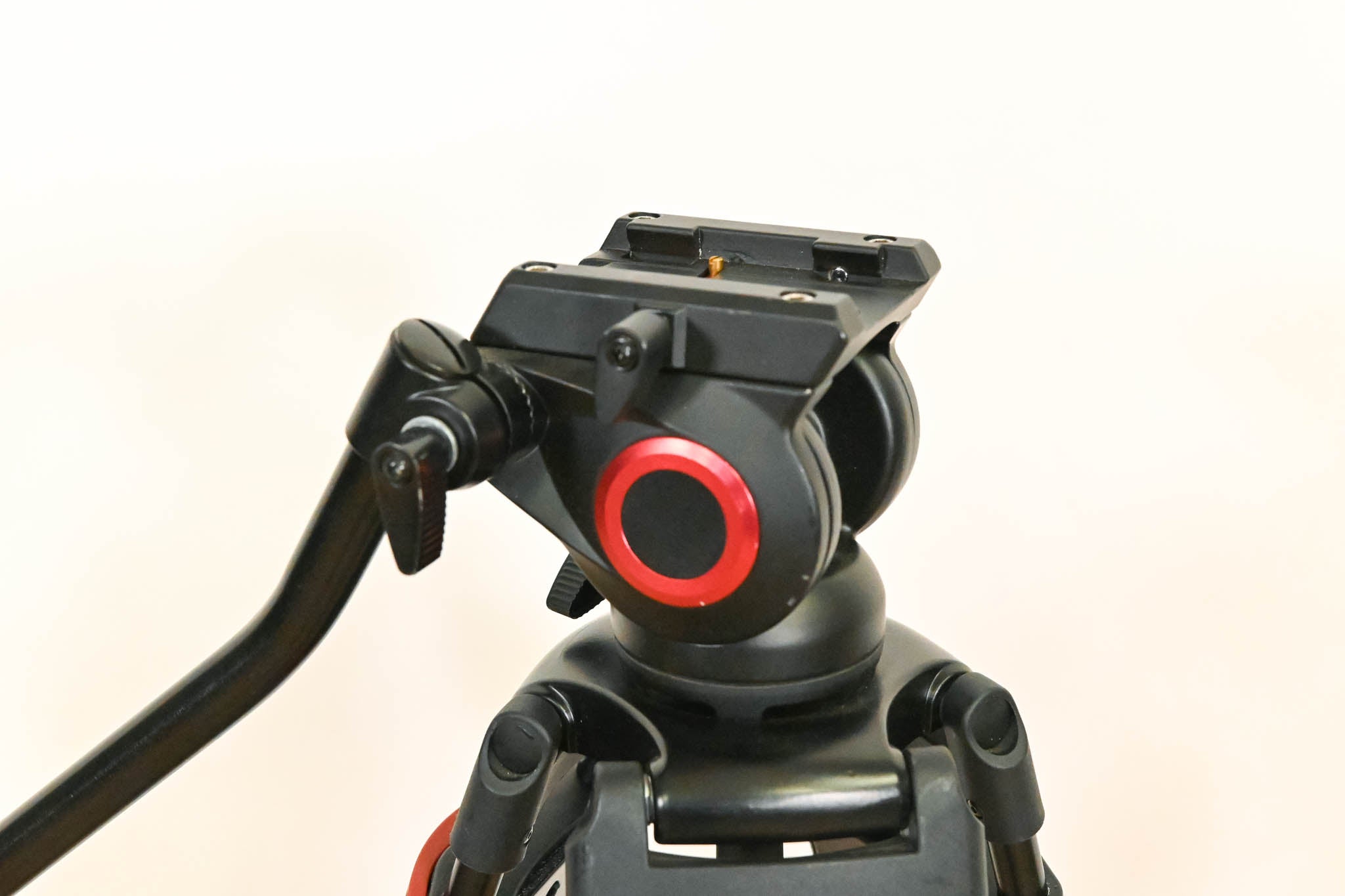 Neewer TP37 74" Video Tripod with Fluid Head