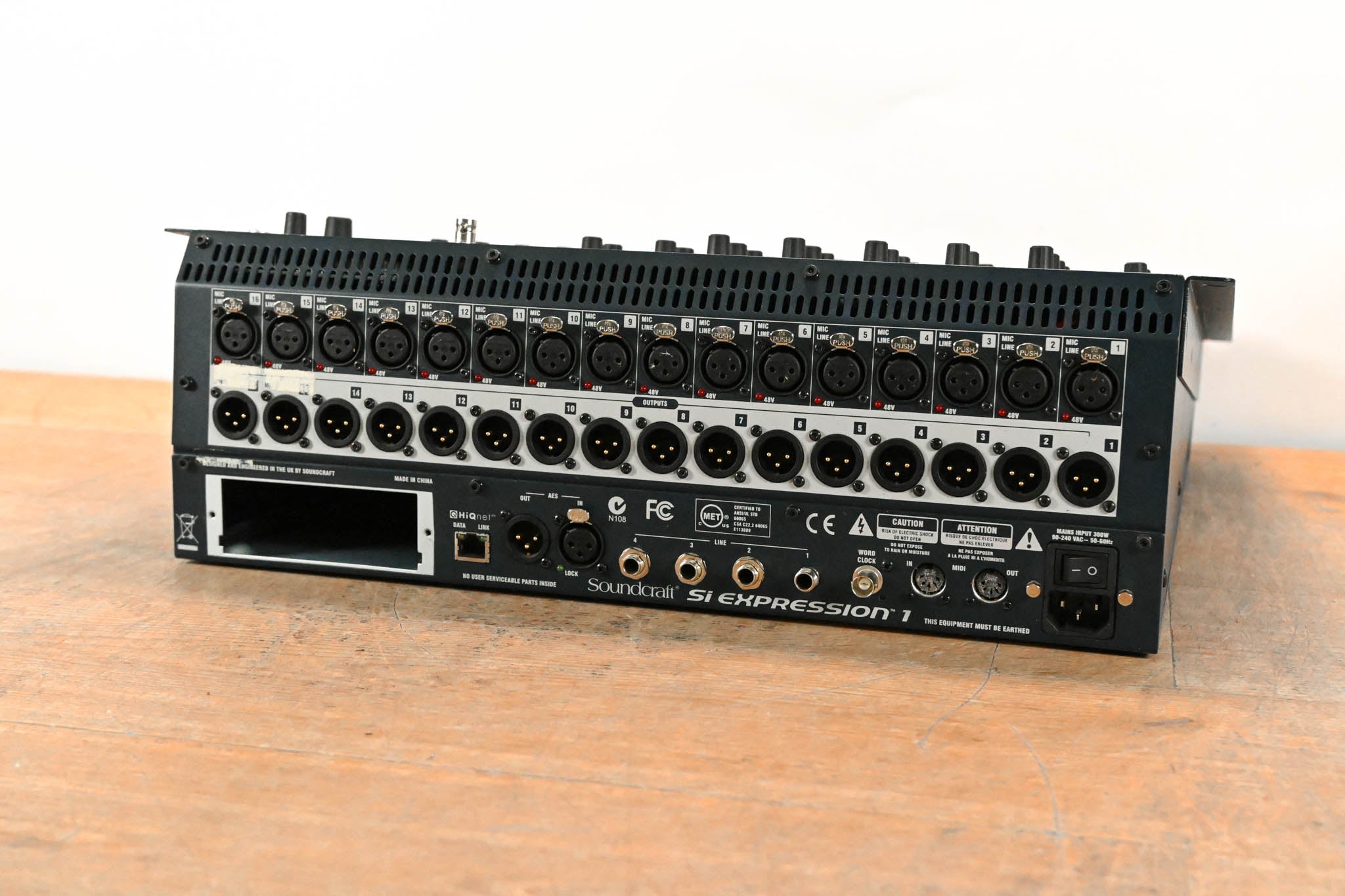 Soundcraft Si Expression 1 16-Channel Digital Audio Mixing Console