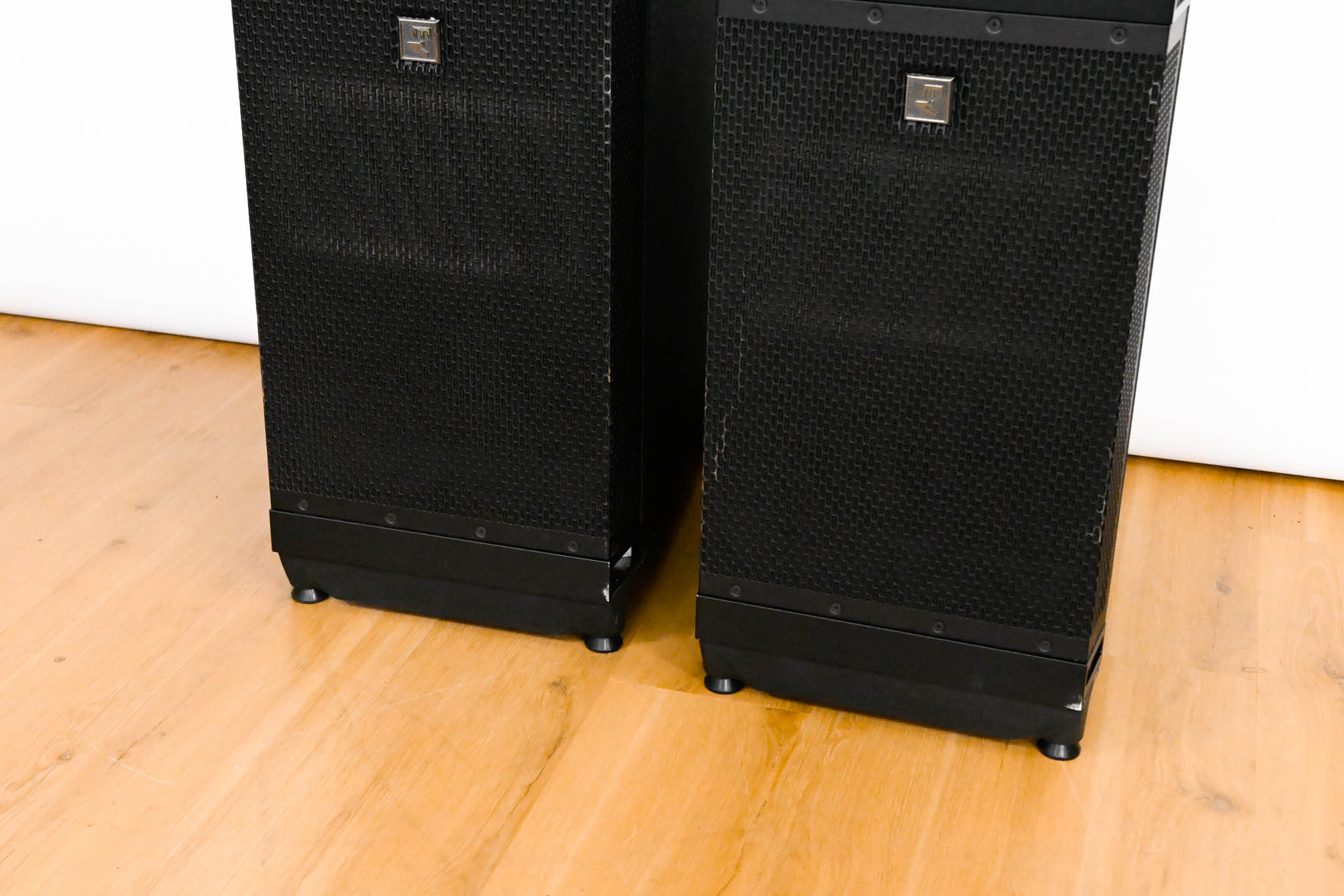 Electro-Voice (EV) X2-212/90 12" Vertical Line Array Loudspeaker (PAIR)