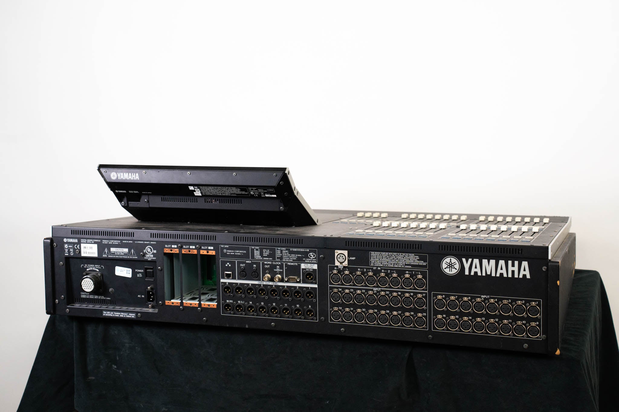 Yamaha M7CL-32 32-Channel Digital Audio Mixing Console