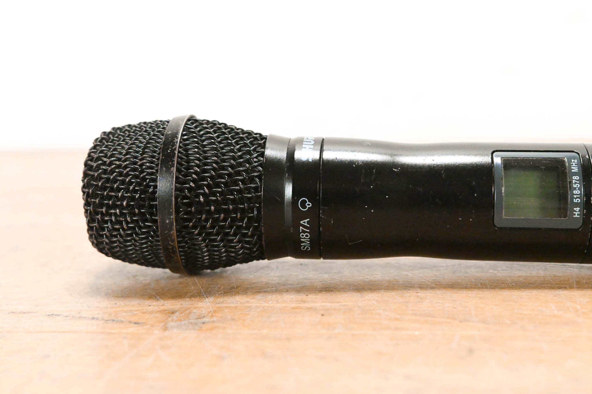 Shure UR2/SM87A Handheld Transmitter with SM87A Capsule - H4 Band