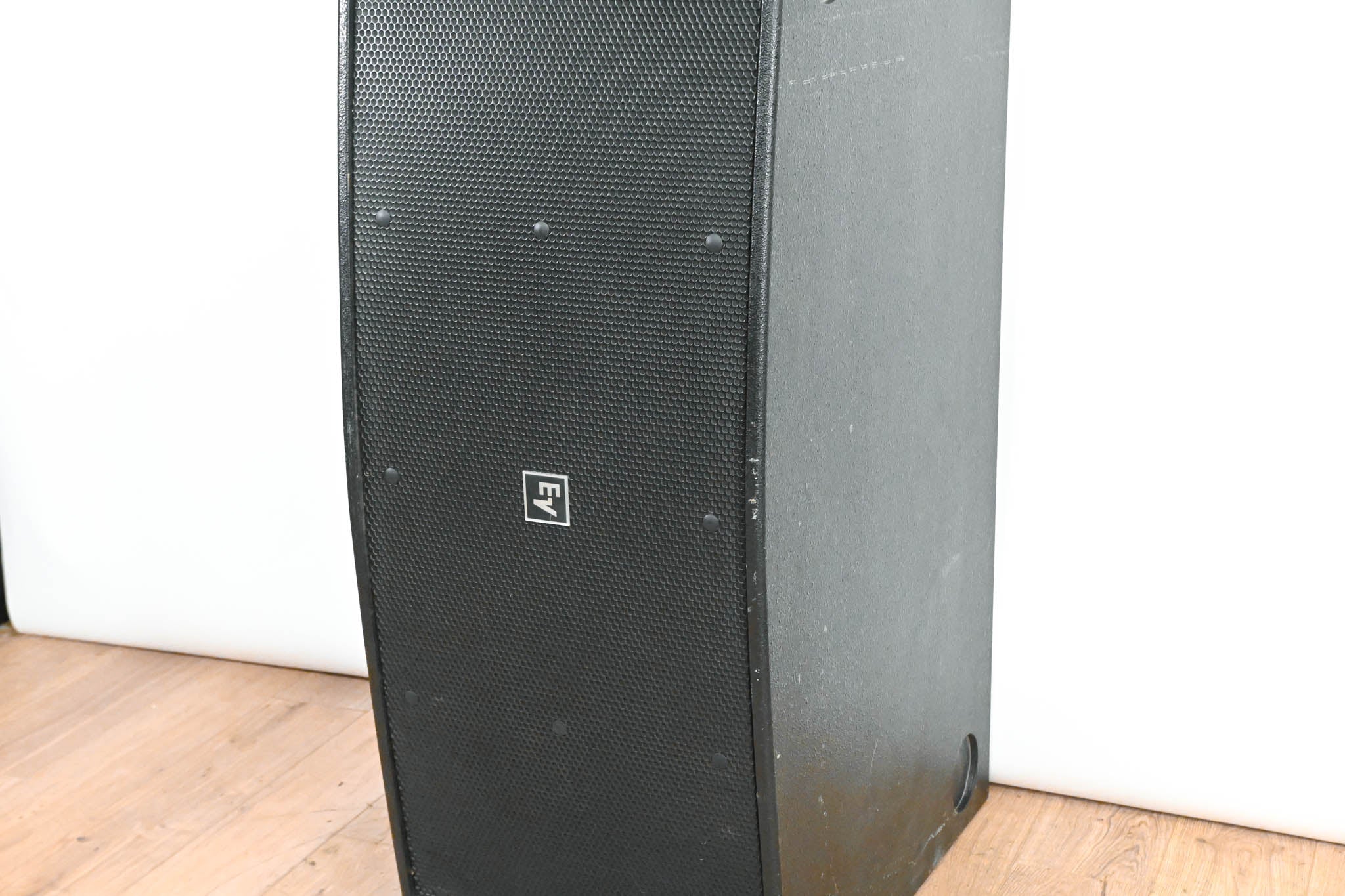 Electro-Voice (EV) Xsub Dual 18" 1200W Subwoofer