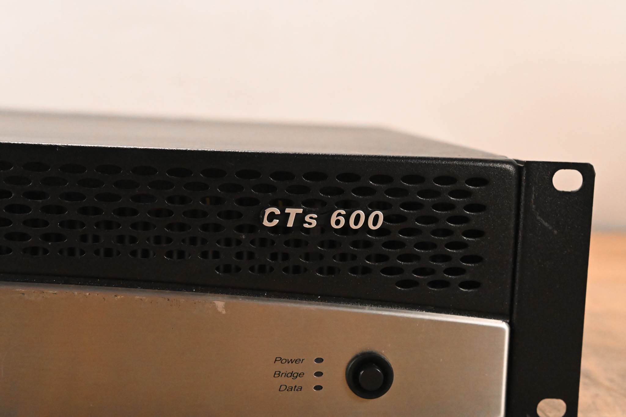 Crown CTs 600 Two-Channel 300W Power Amplifier