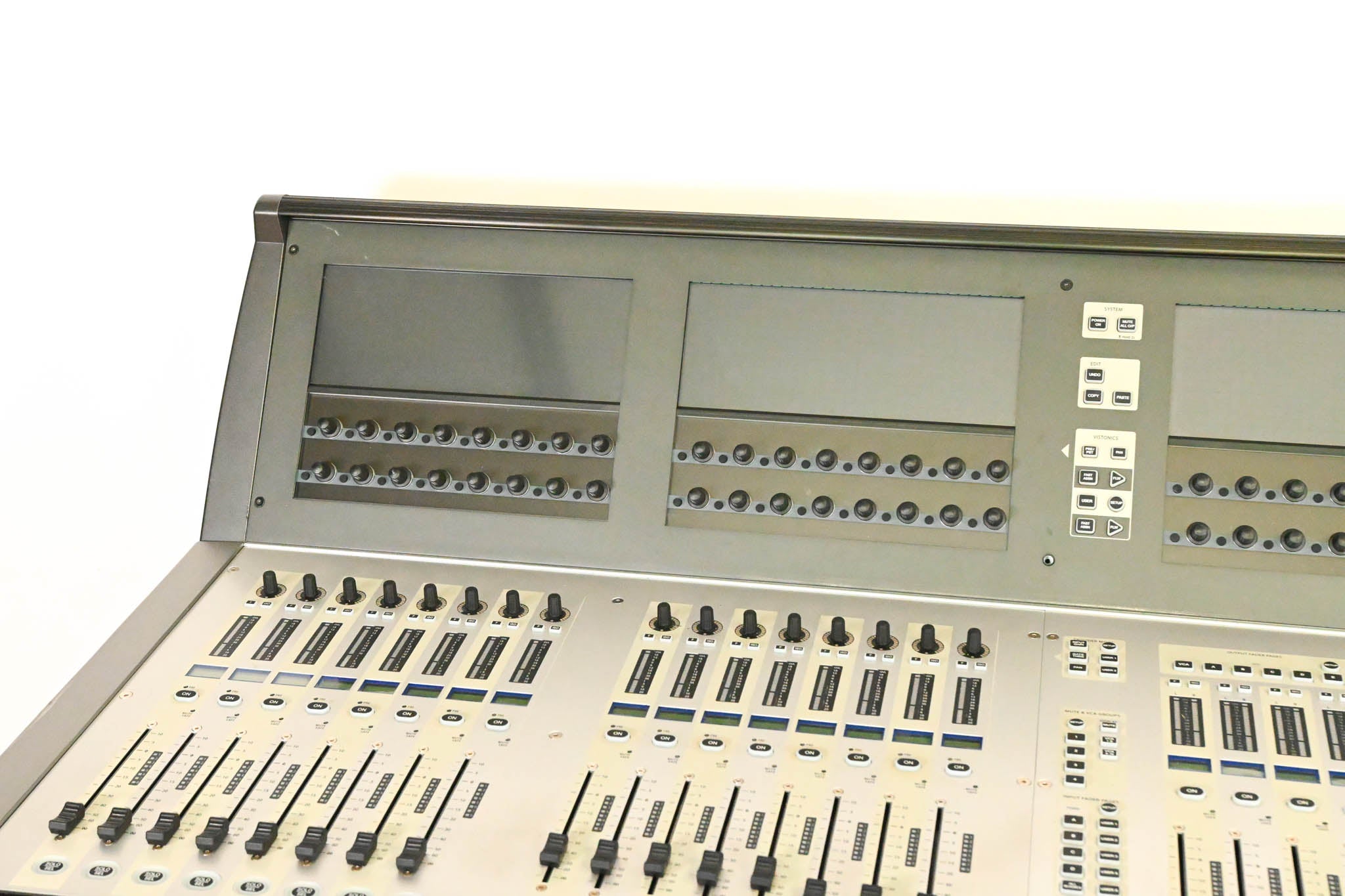 Soundcraft Vi3000 64-Channel Digital Mixing Console