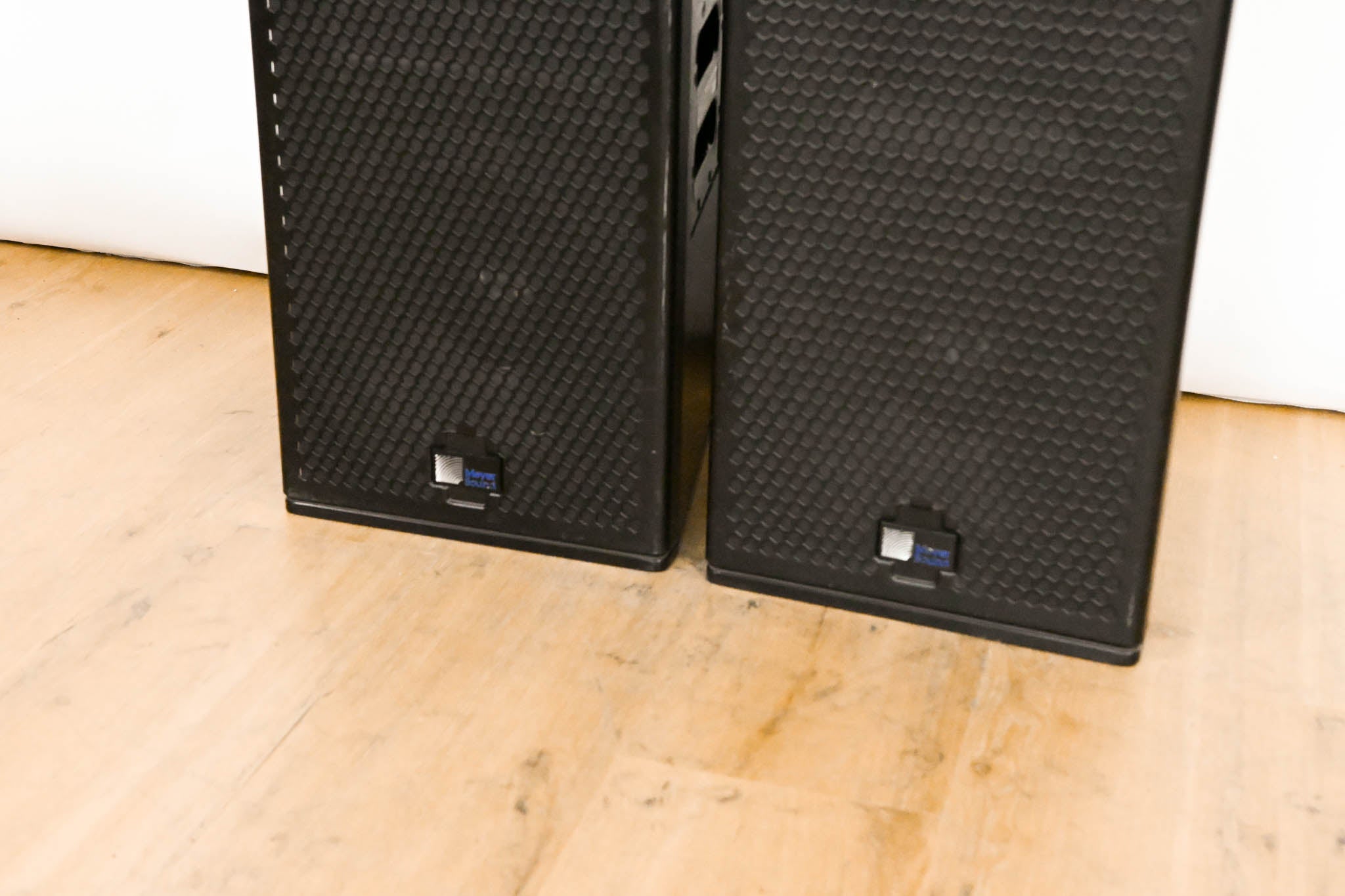 Meyer Sound UPJ-1P Compact VariO Loudspeaker (PAIR)