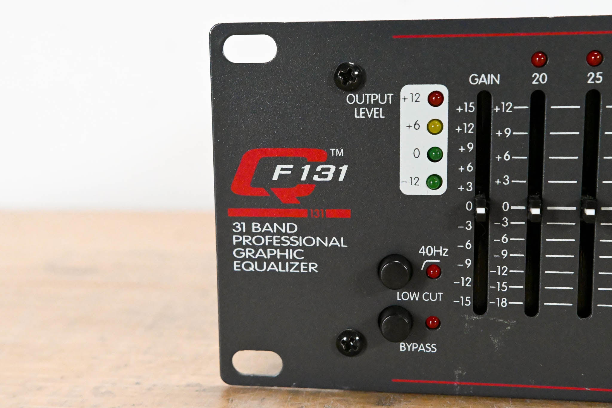 Peavey QF 131 31-Band Graphic Equalizer
